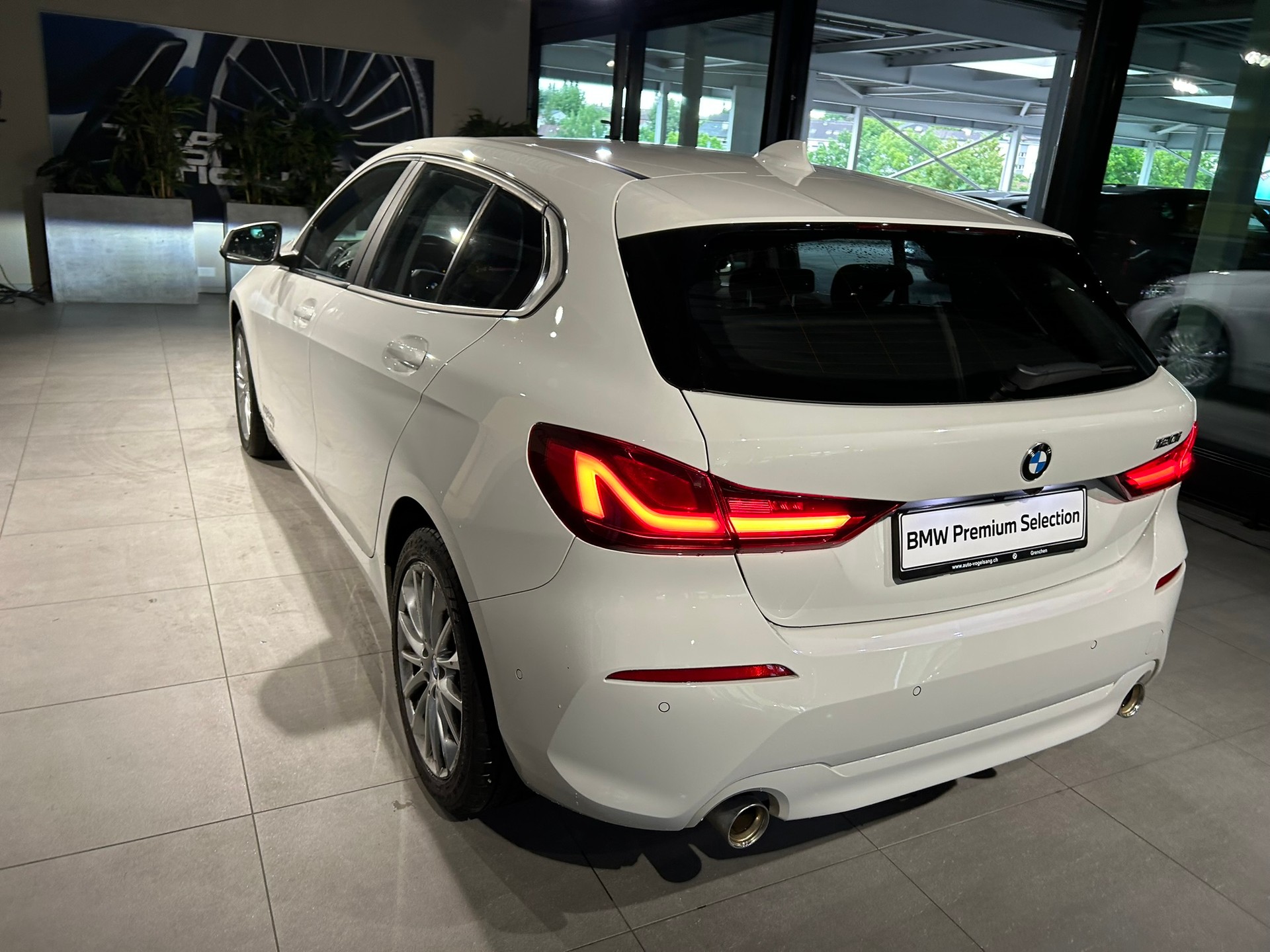 BMW 120i Steptronic-image-11