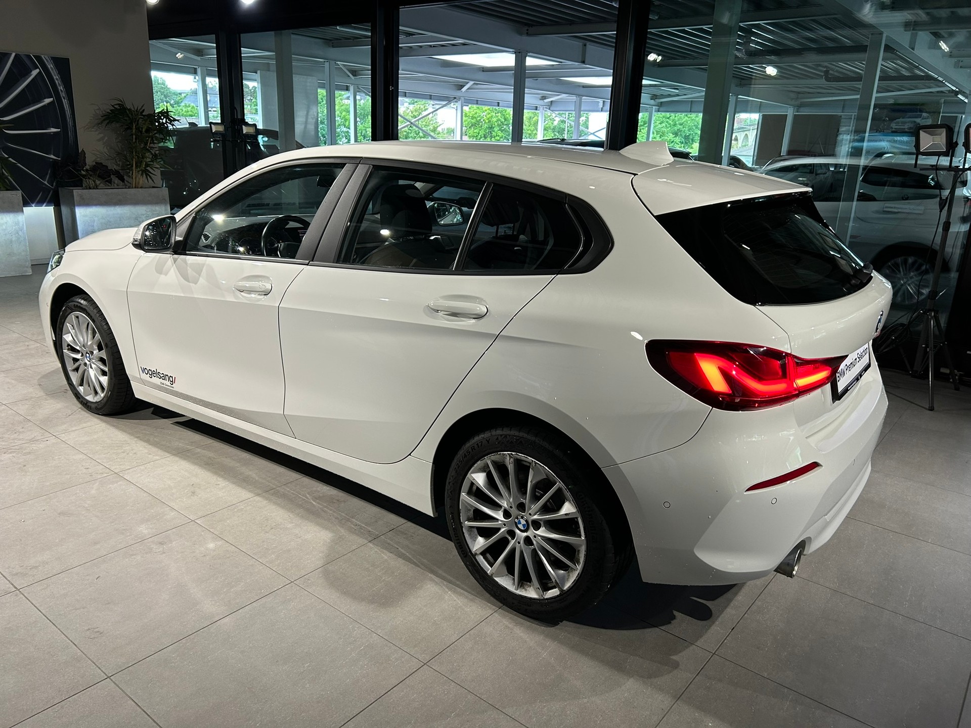 BMW 120i Steptronic-image-9