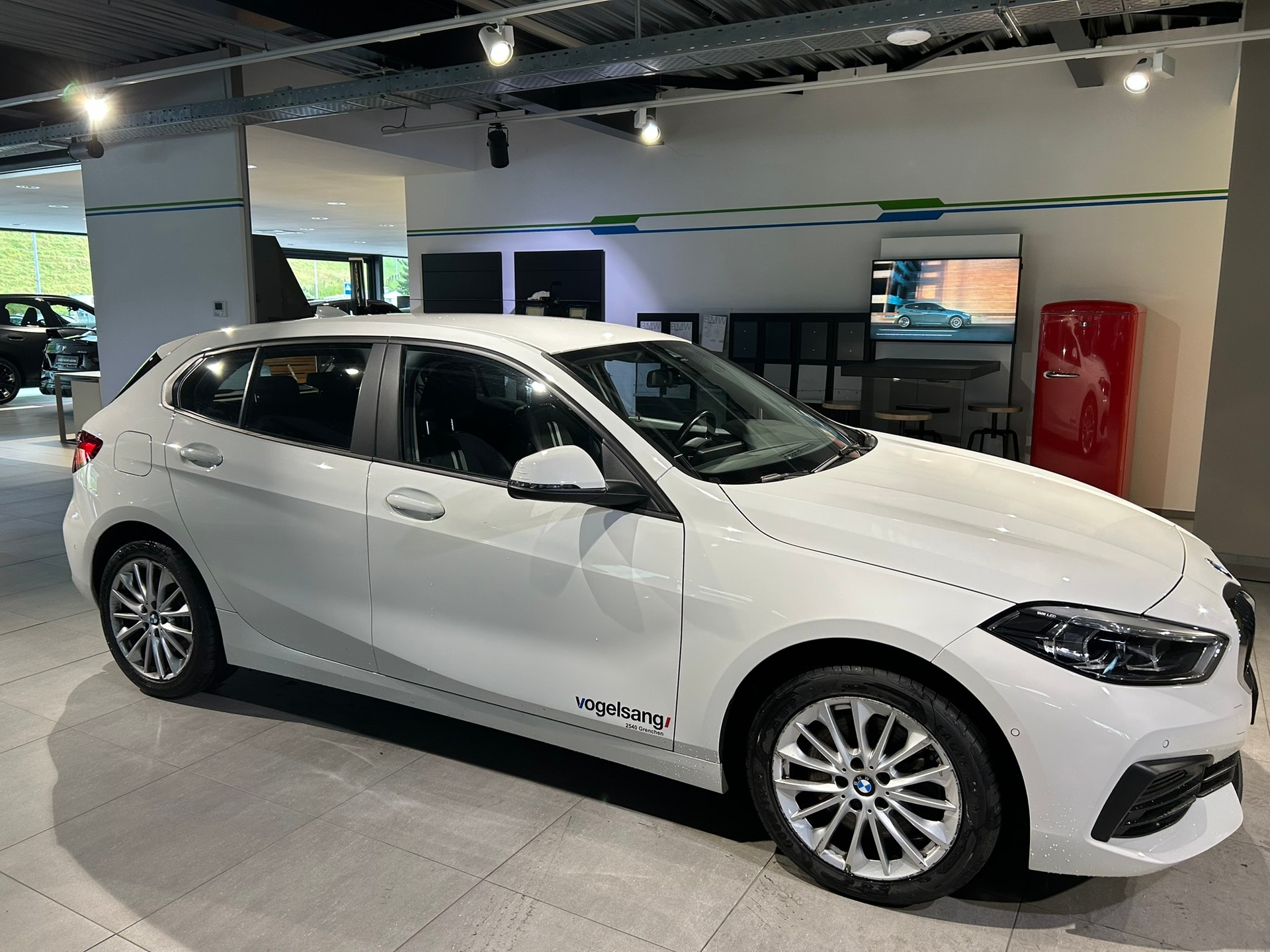 BMW 120i Steptronic-image-7