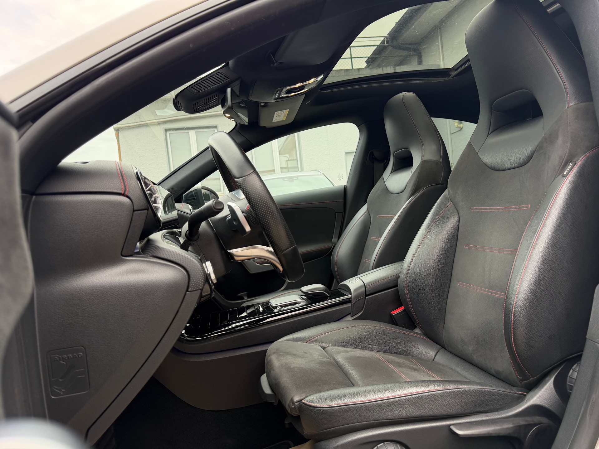 MERCEDES-BENZ CLA 250 AMG Line 7G-DCT-image-10