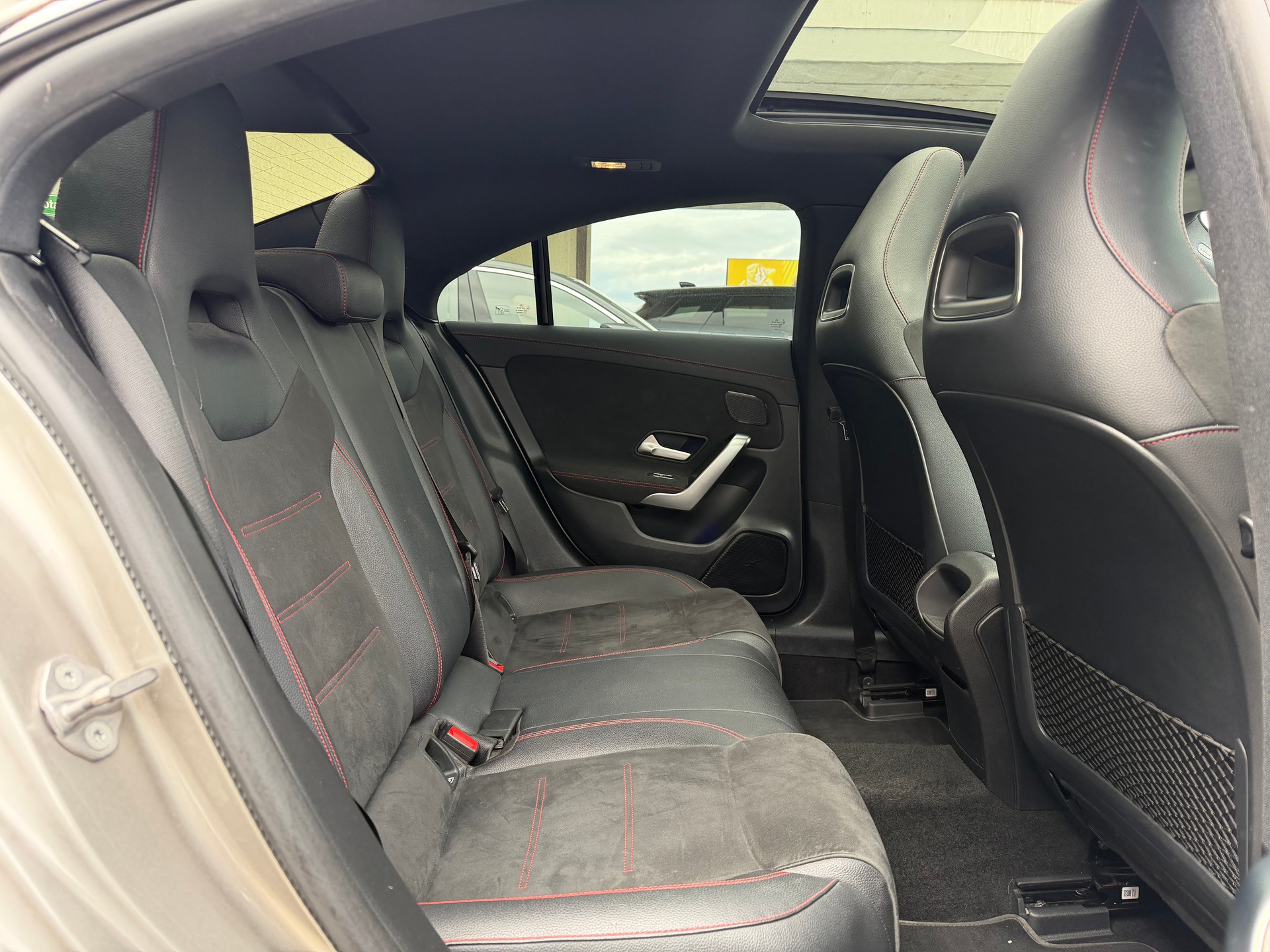 MERCEDES-BENZ CLA 250 AMG Line 7G-DCT-image-13