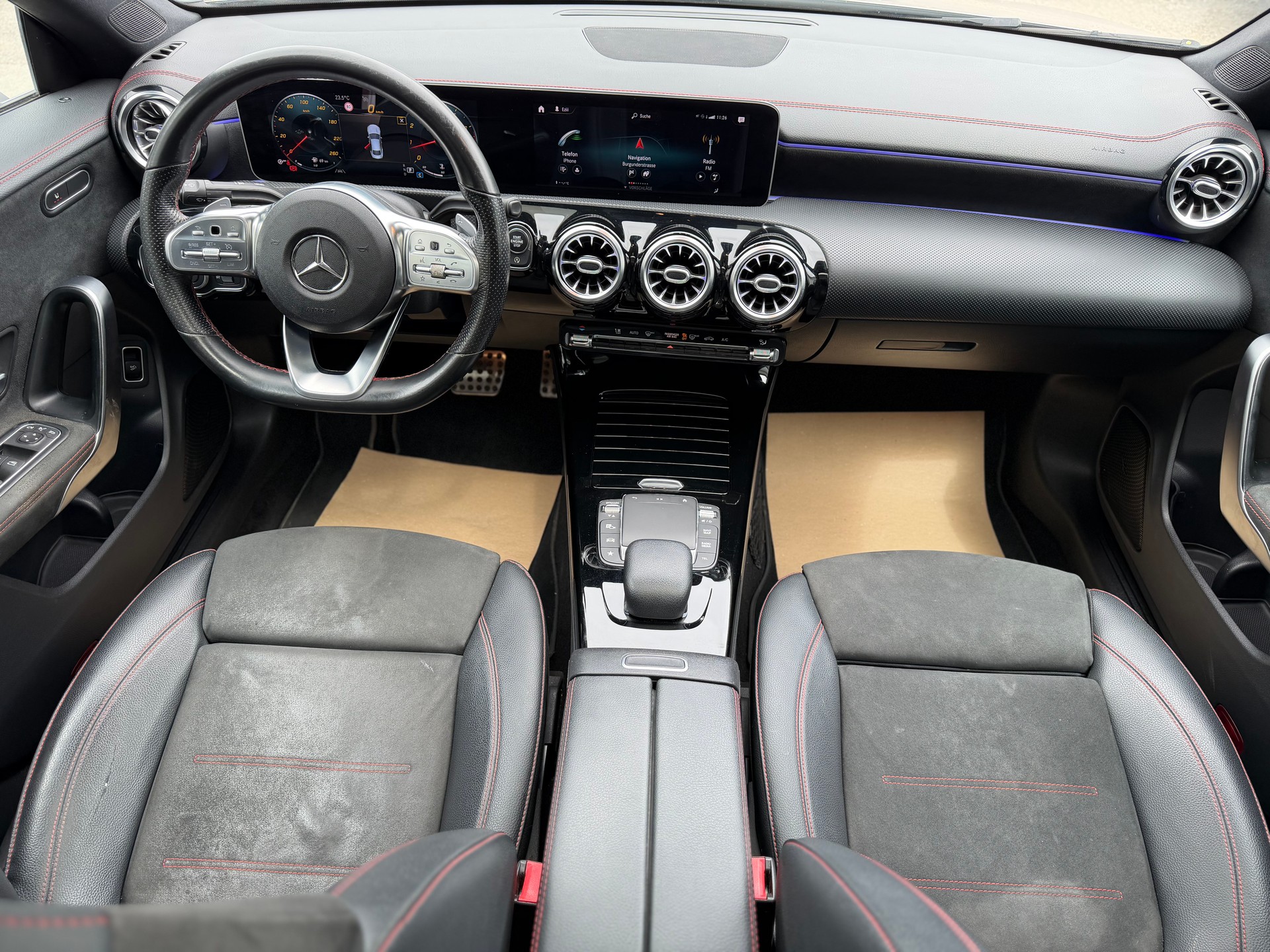MERCEDES-BENZ CLA 250 AMG Line 7G-DCT-image-12
