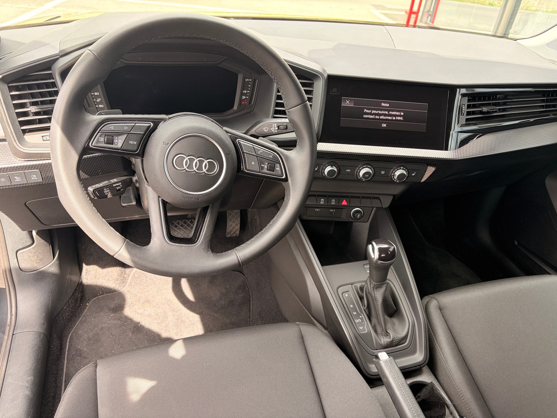 AUDI A1 Sportback 30 TFSI Attraction S-tronic-image-8