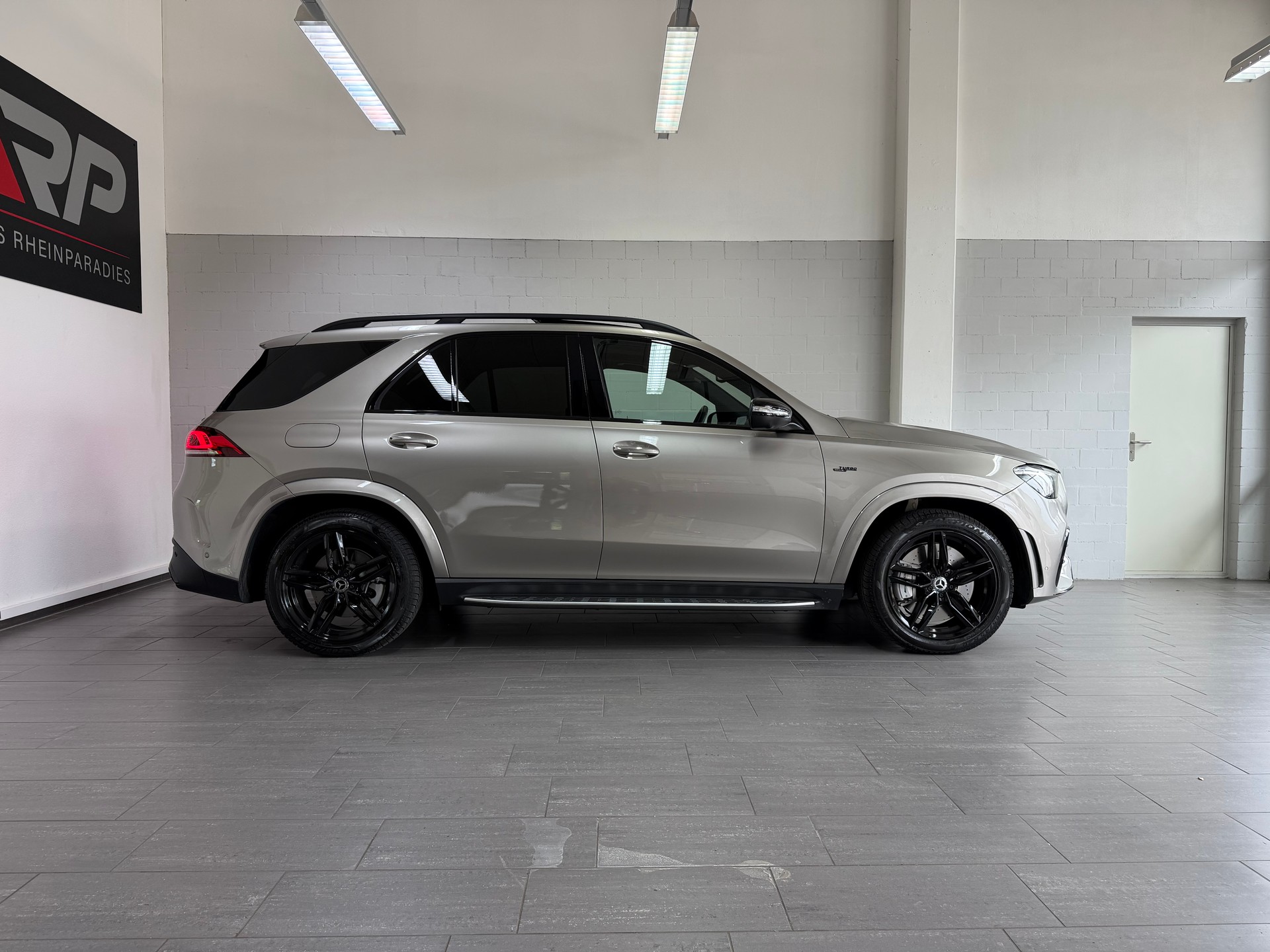 MERCEDES-BENZ GLE 53 AMG 4Matic+ 7 Plätzer-image-2