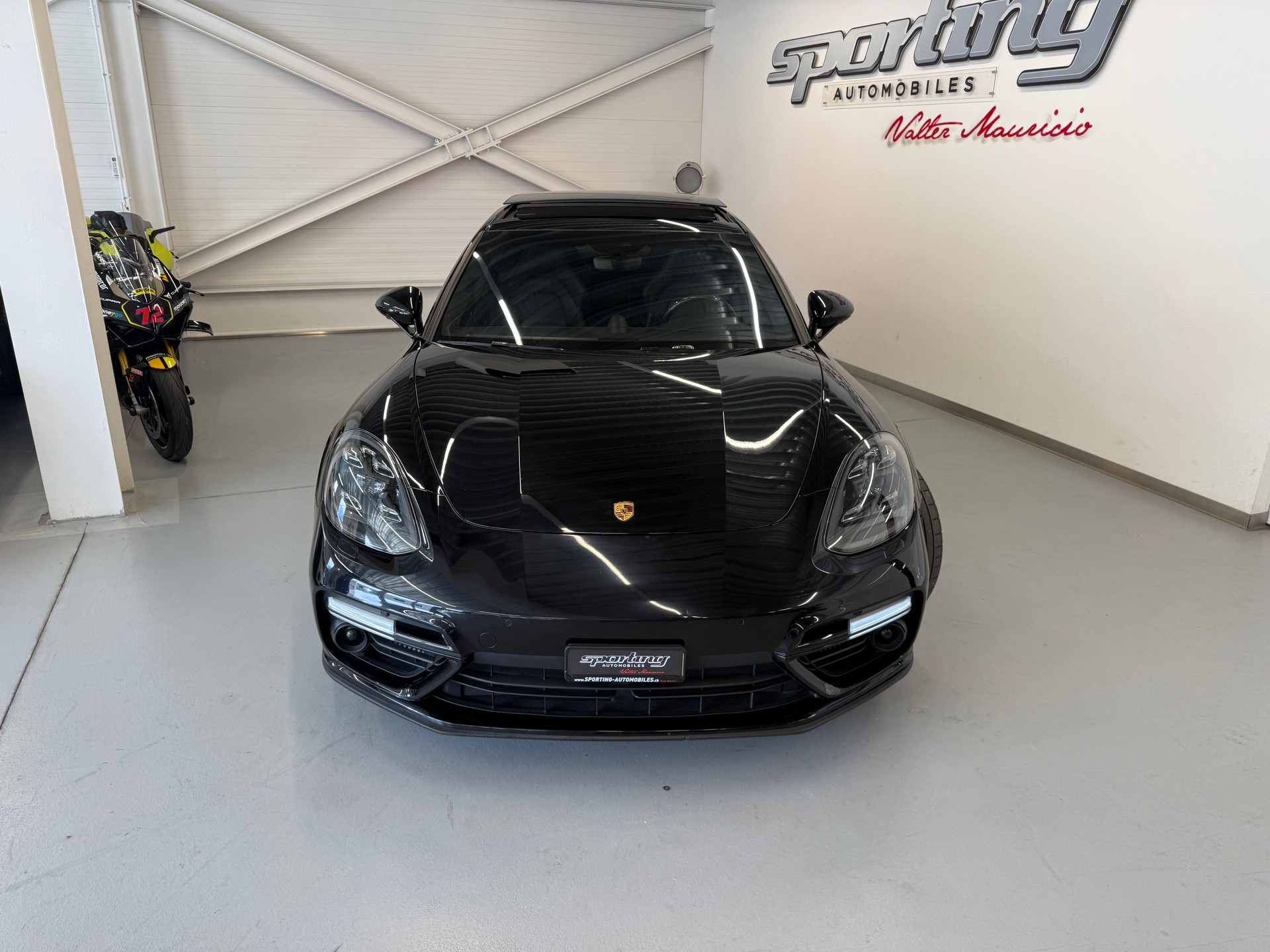 PORSCHE Panamera Turbo PDK Fulls Carbone-showroom-element-3