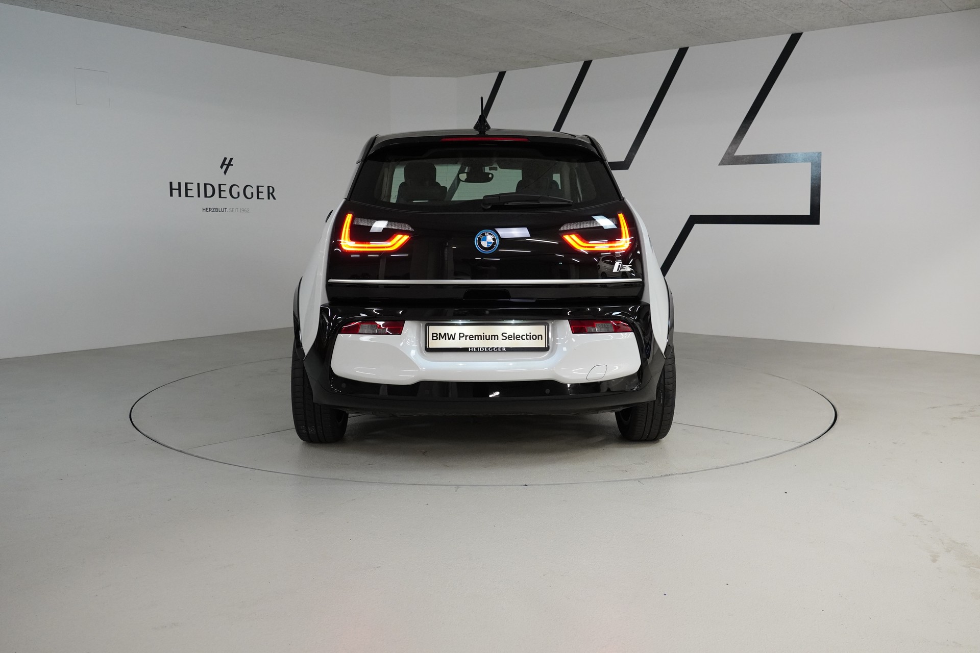 BMW i3s (120Ah) Fleet Edition-image-5