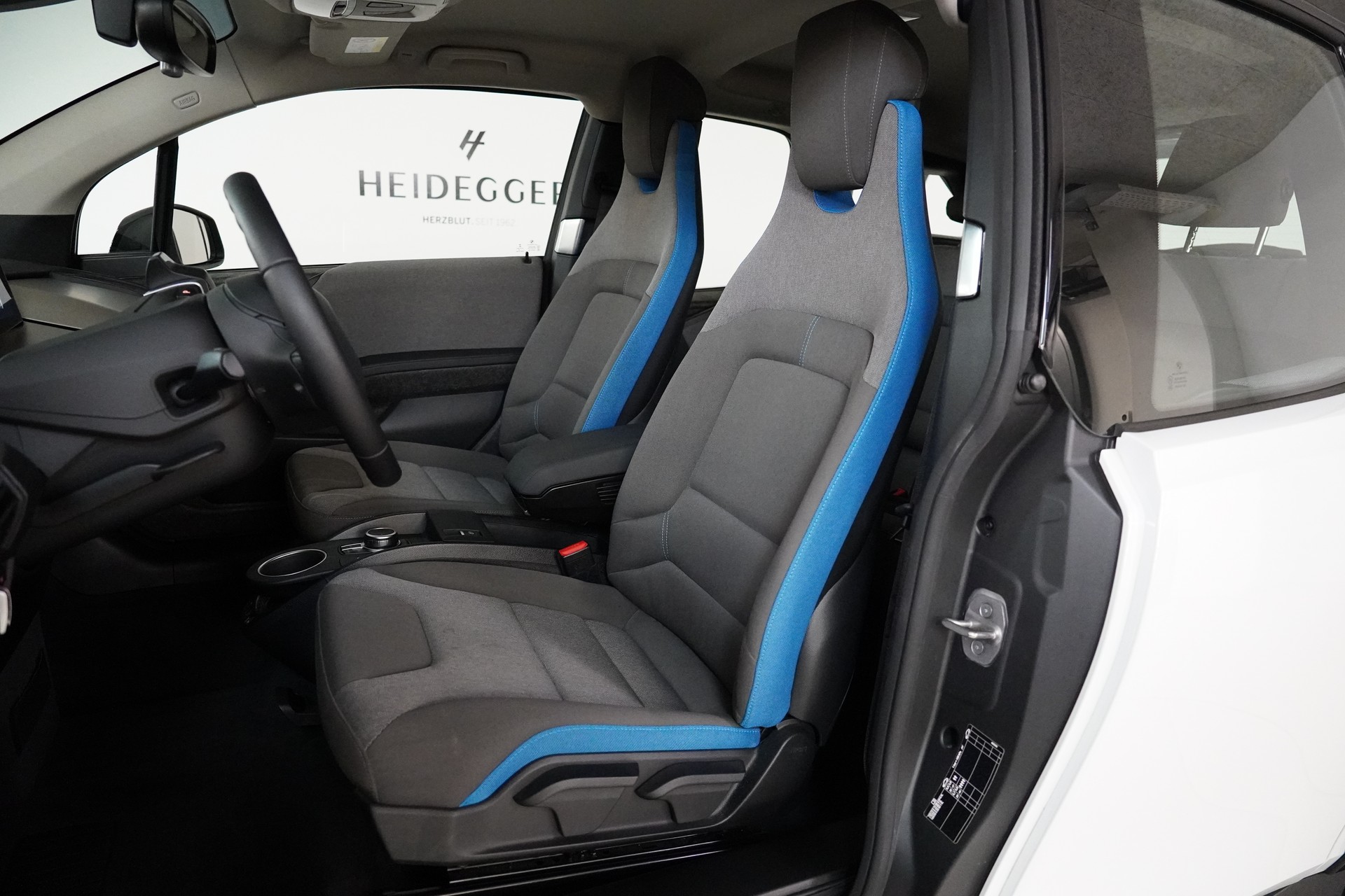 BMW i3s (120Ah) Fleet Edition-image-14