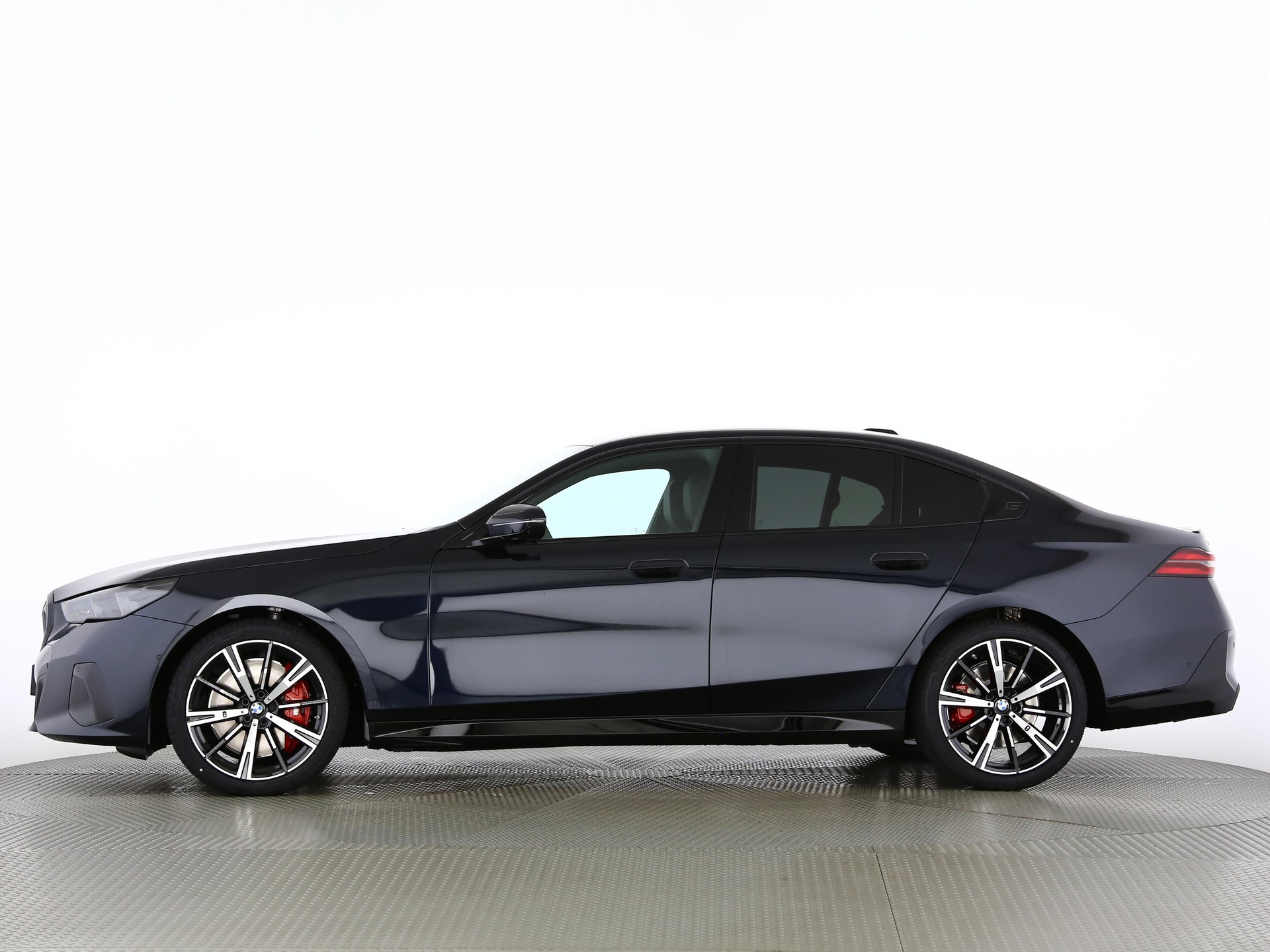 BMW 540d xDrive-showroom-element-2