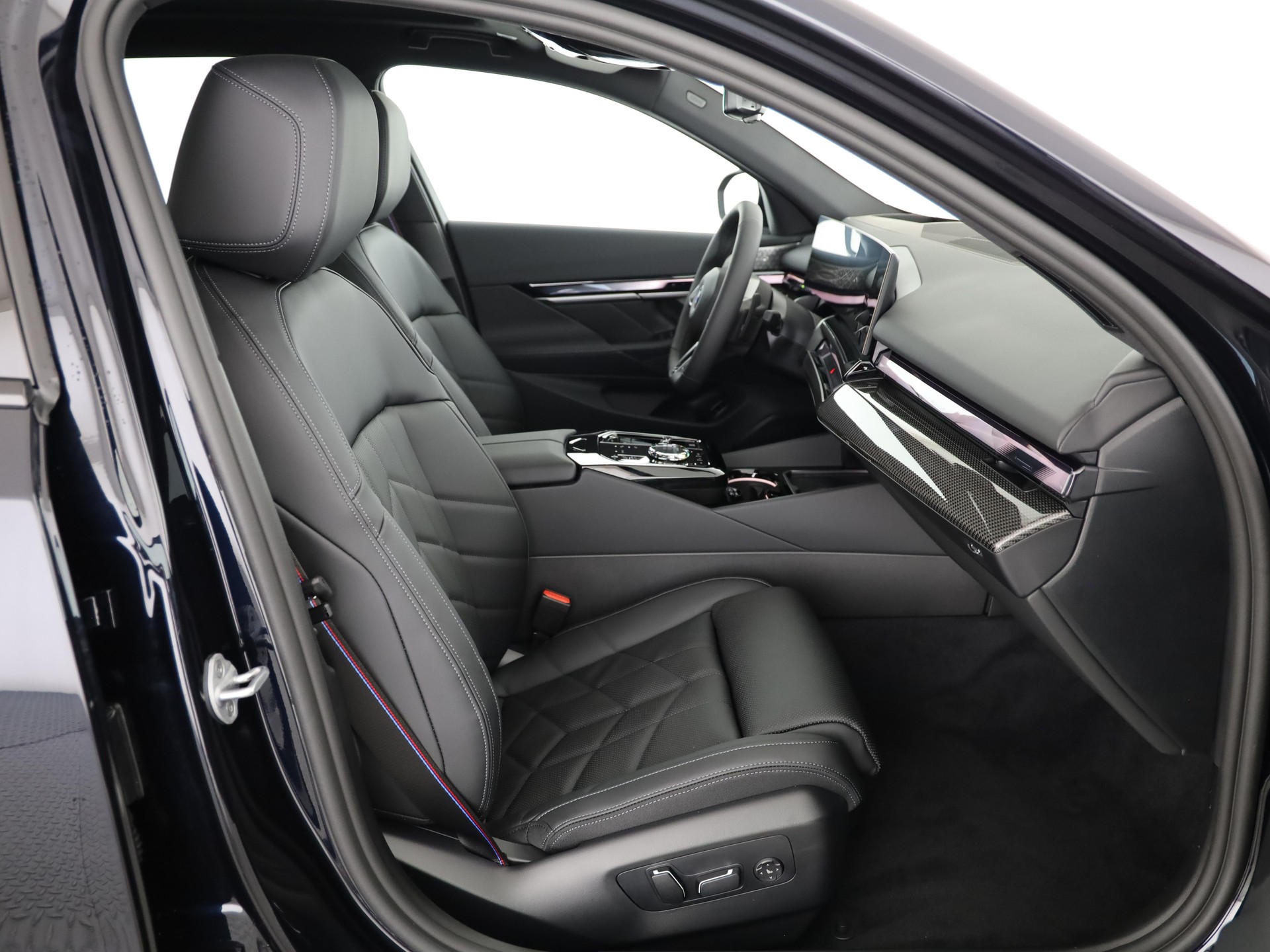 BMW 540d xDrive-image-15