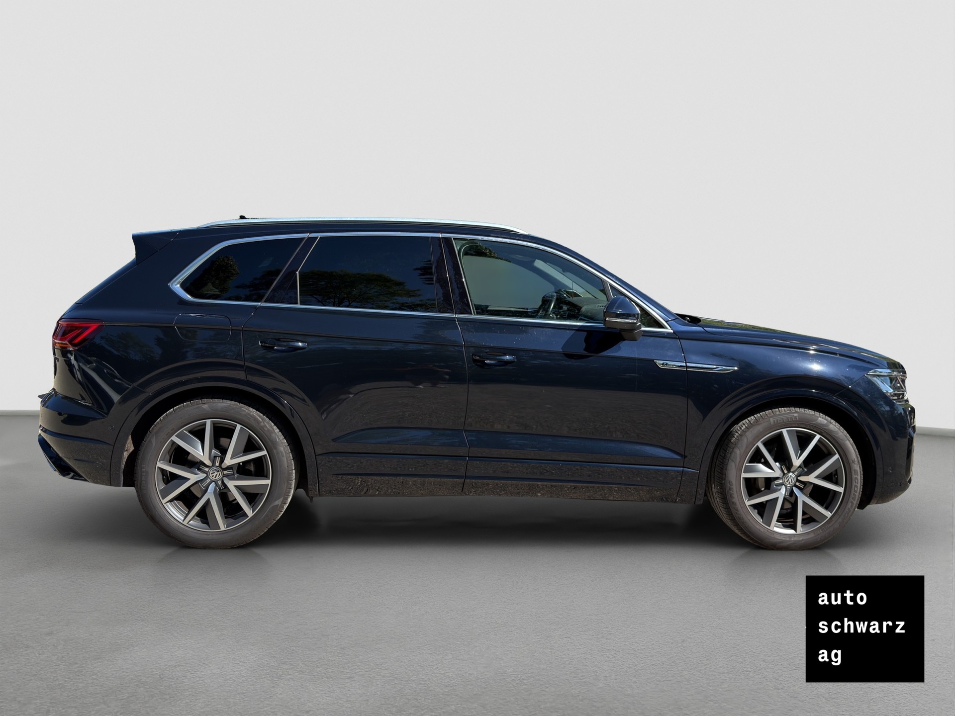 VW Touareg 3.0 TDI R Line Tiptronic-showroom-element-3