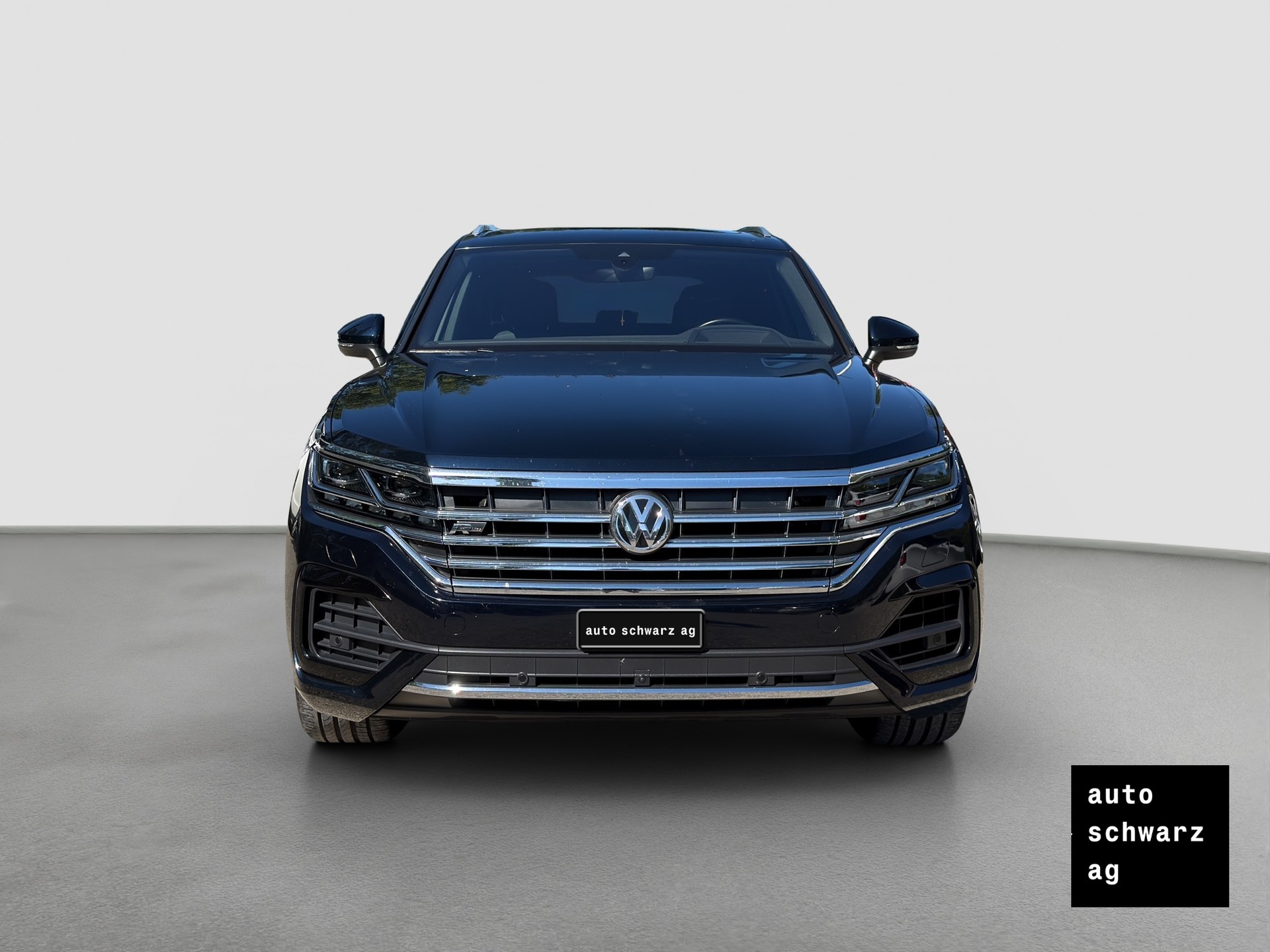 VW Touareg 3.0 TDI R Line Tiptronic-showroom-element-1