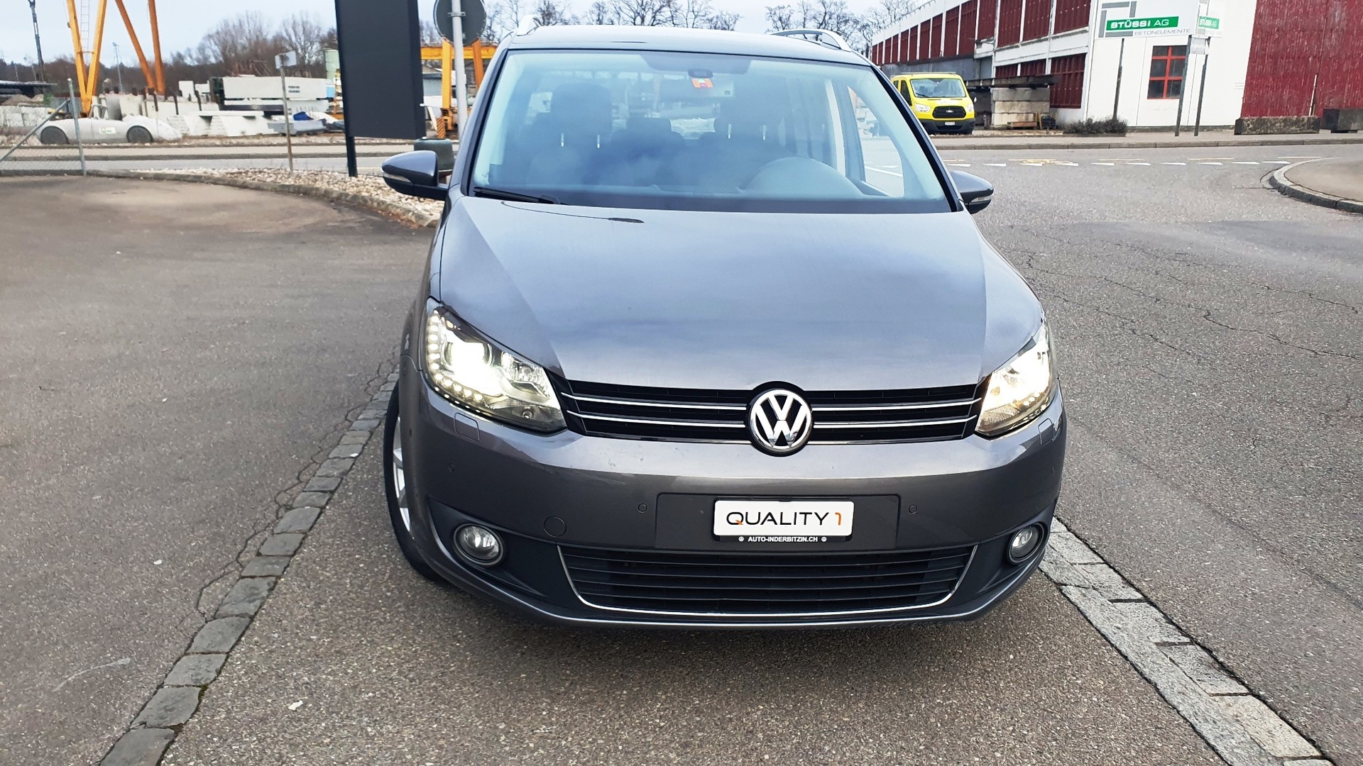VW Touran 1.4 TSI Highline DSG-showroom-element-2