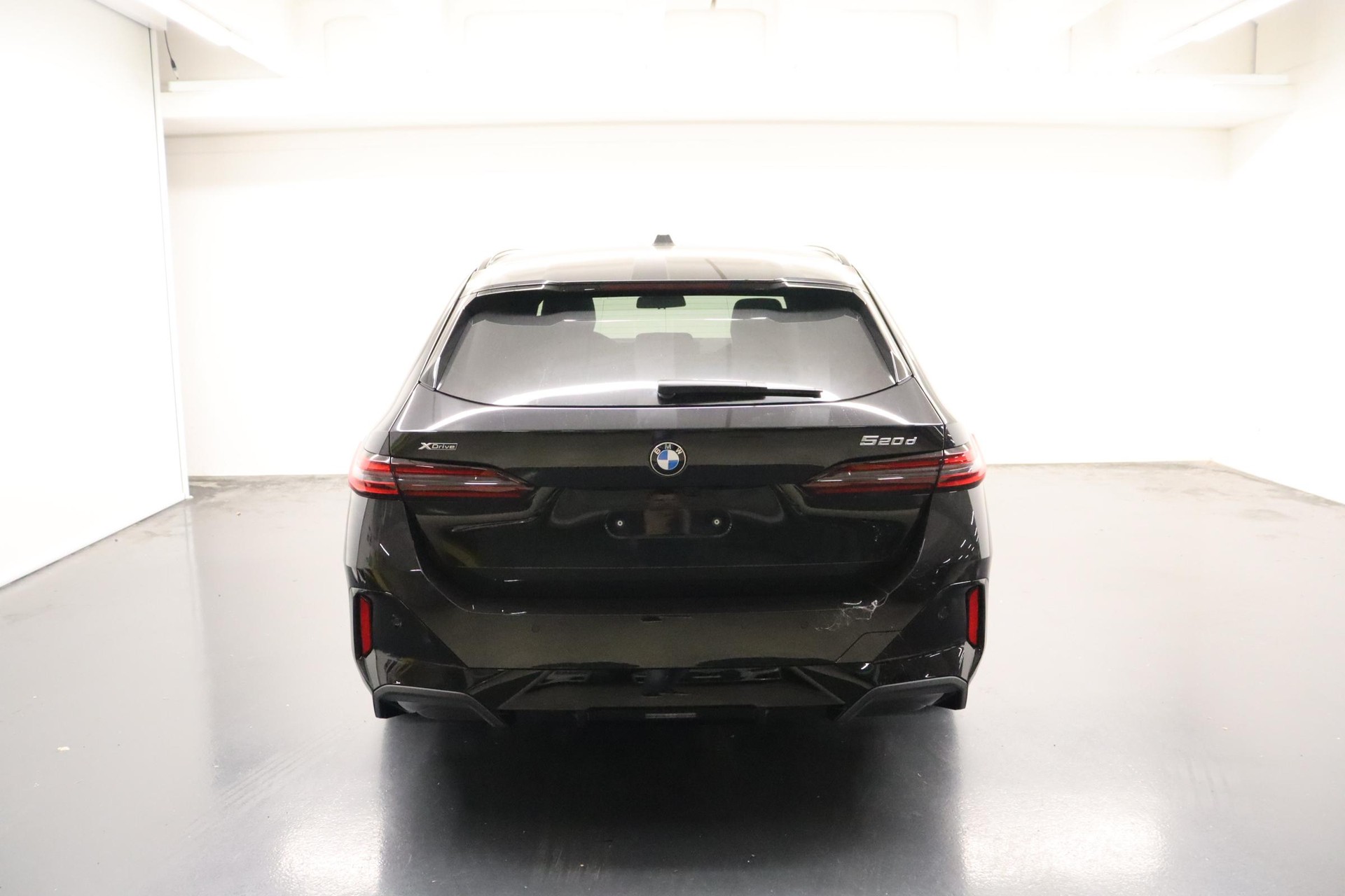 BMW 520d xDrive Touring-showroom-element-2