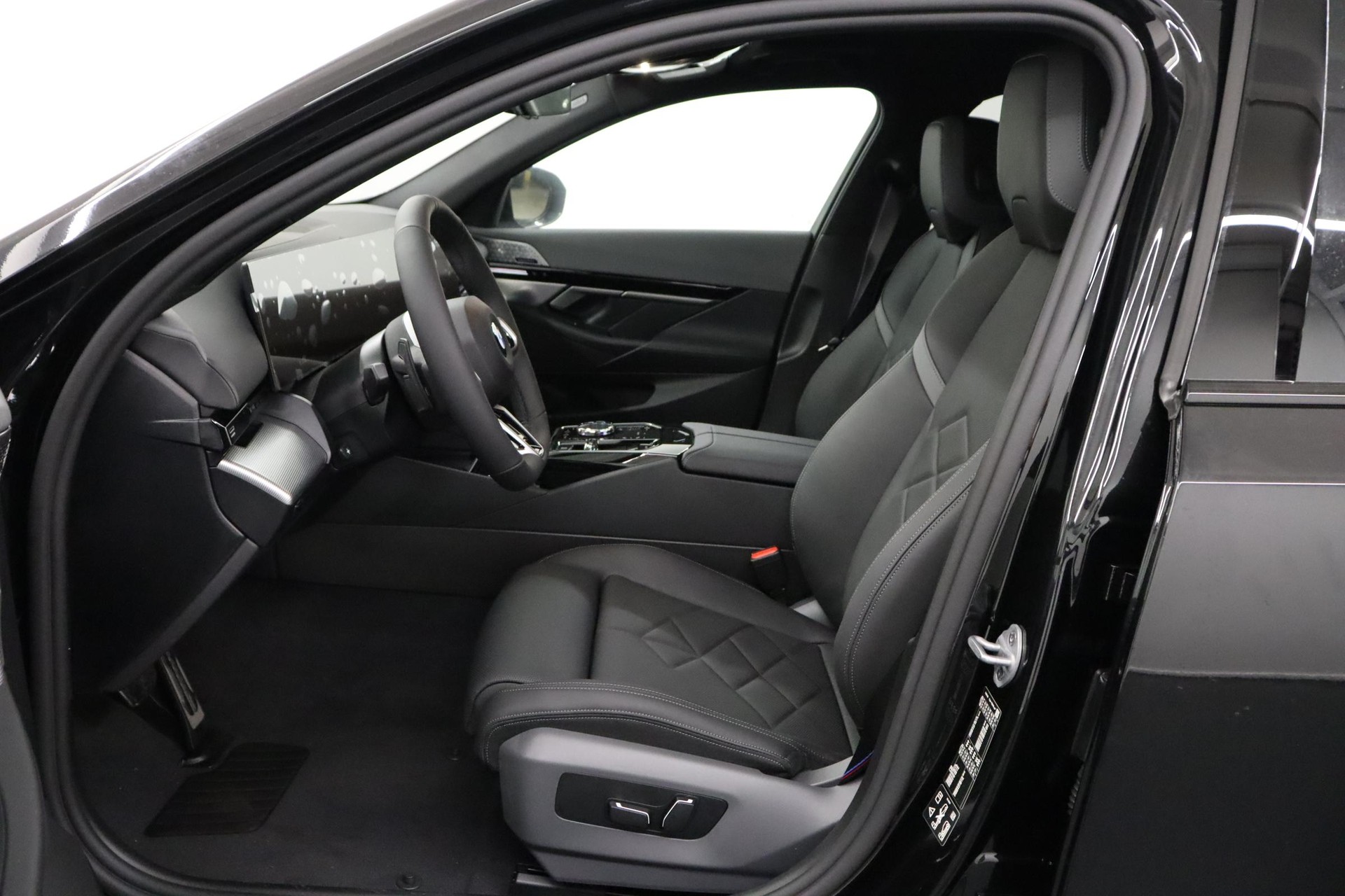 BMW 520d xDrive Touring-image-7