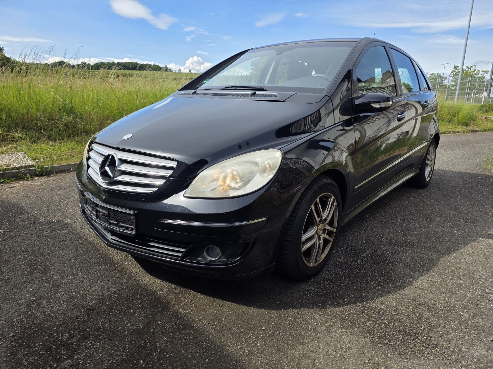 MERCEDES-BENZ B 200-image-1