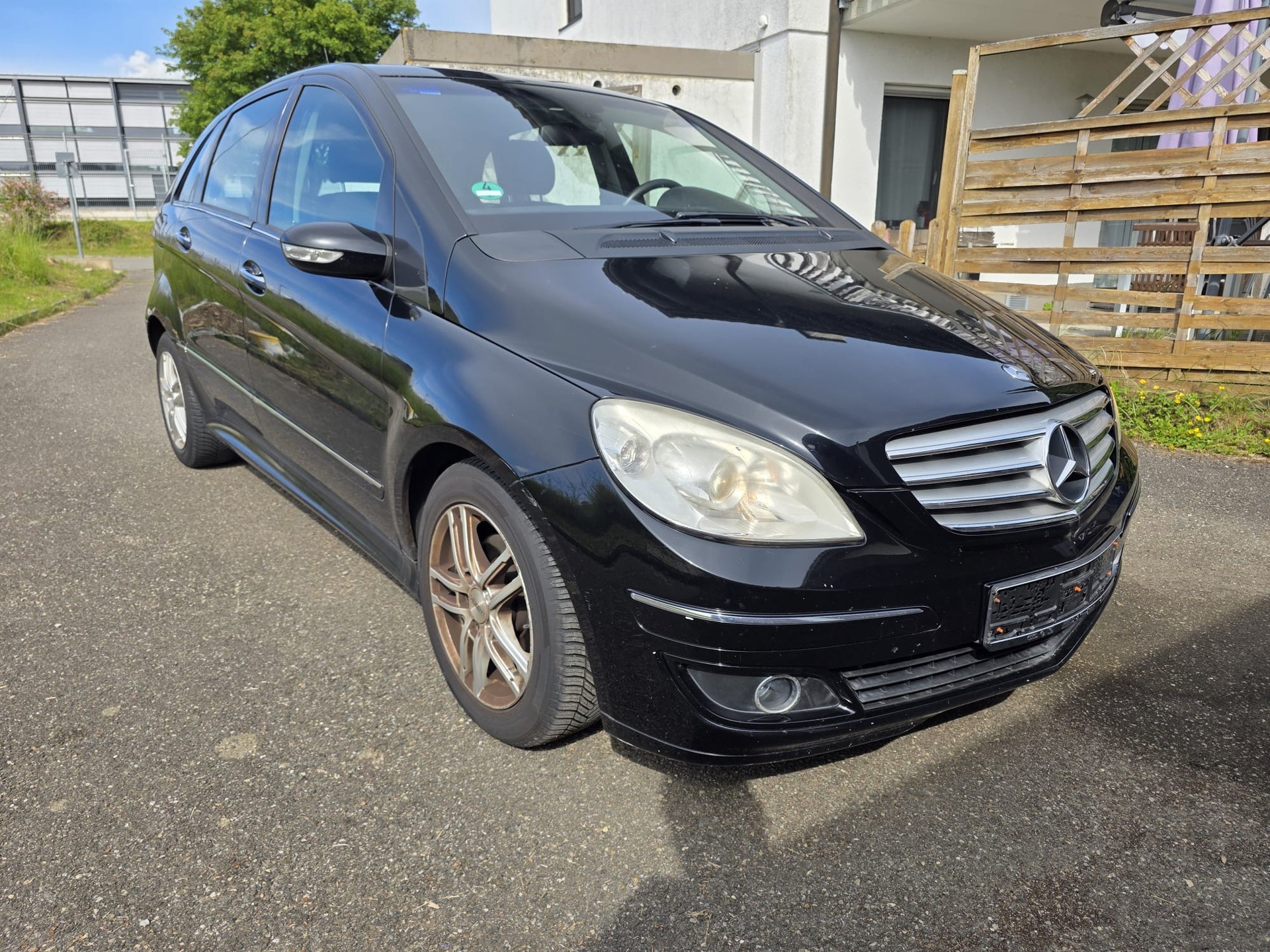 MERCEDES-BENZ B 200