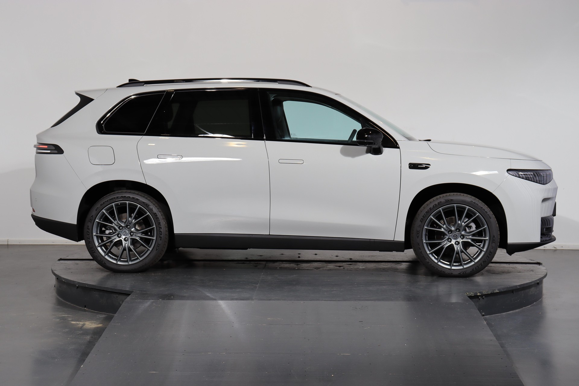 LEAPMOTOR C10 1.5 REEV Design-showroom-element-1