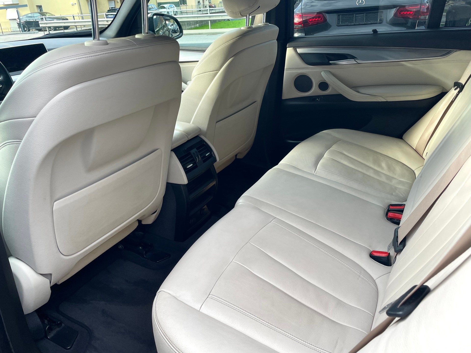 BMW X5 xDrive M50d Steptronic-image-4