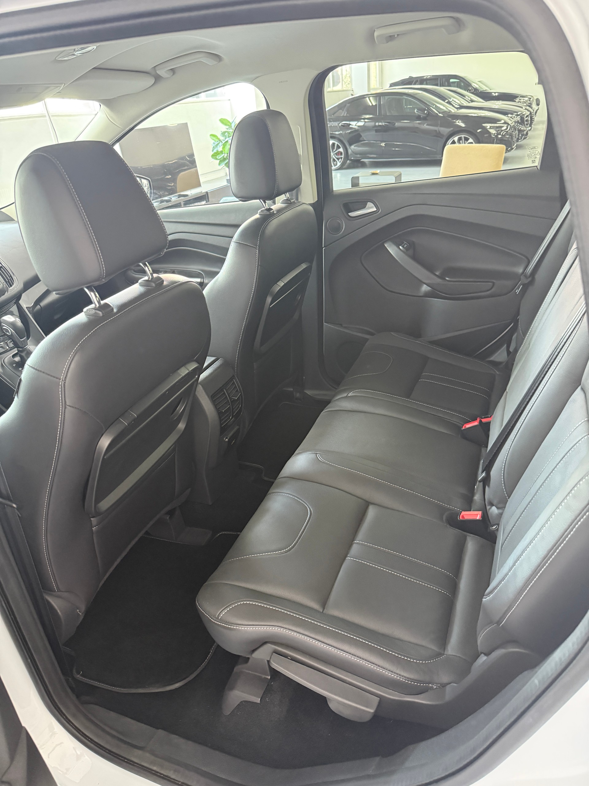 FORD Kuga 2.0 TDCi Titanium 4WD PowerShift-image-11