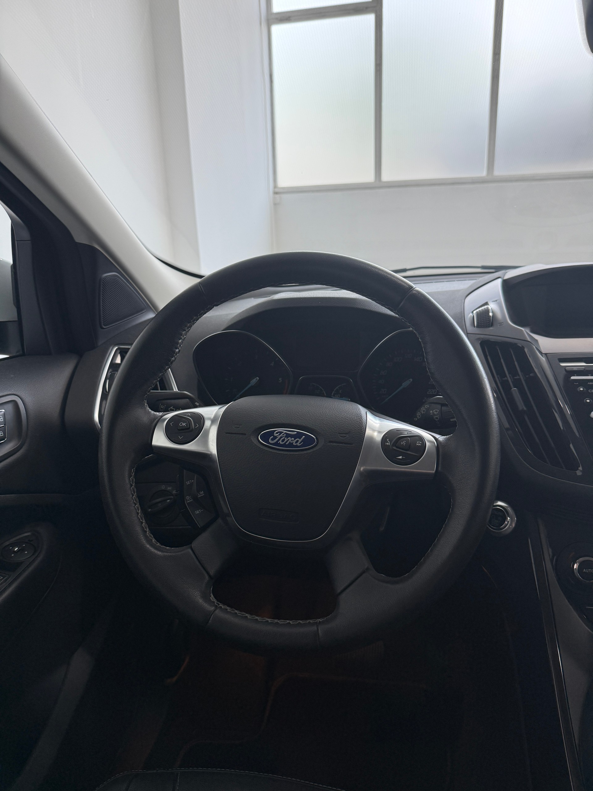 FORD Kuga 2.0 TDCi Titanium 4WD PowerShift-image-10