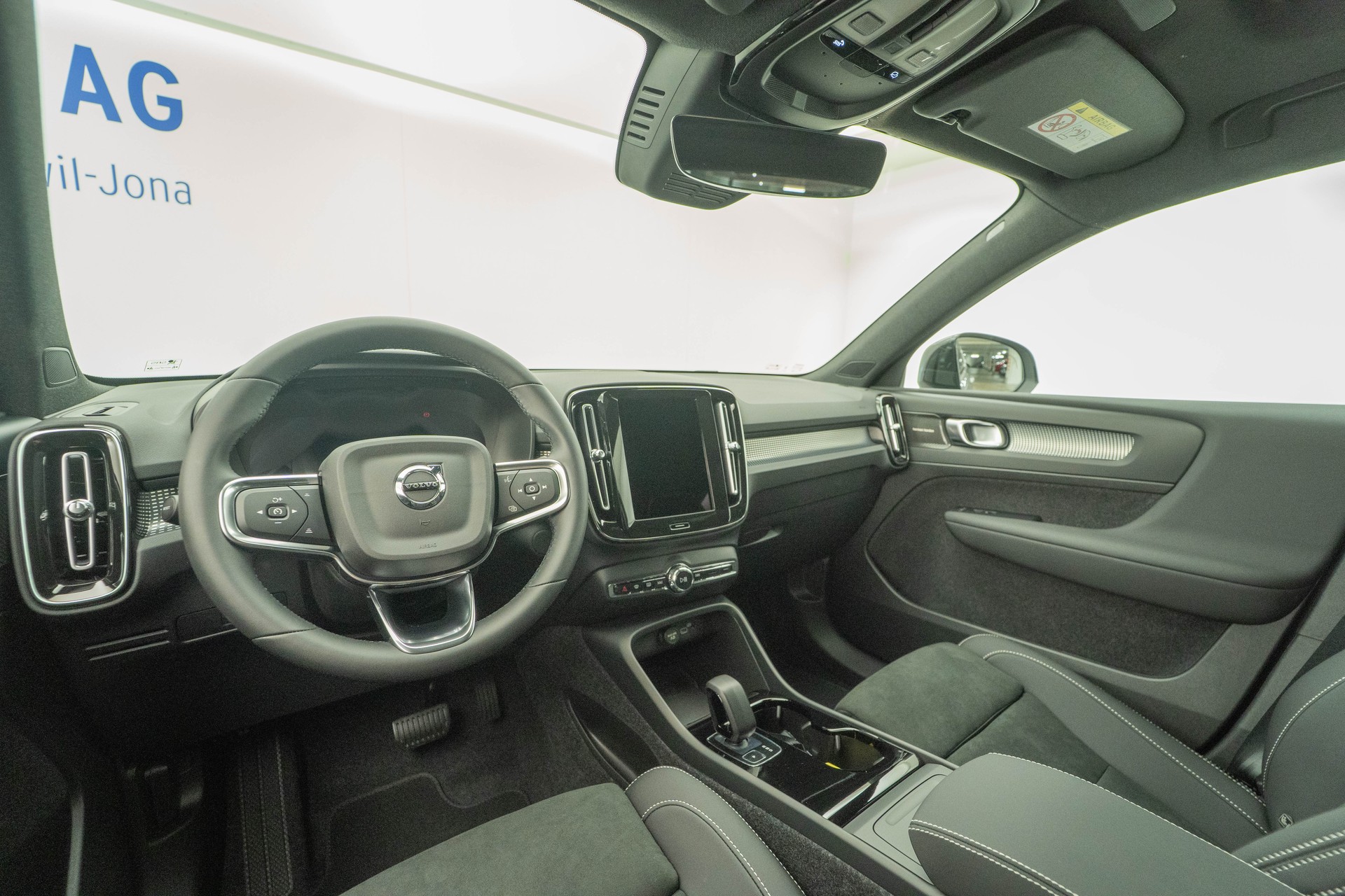 VOLVO EX40 Twin Performance Ultra AWD-image-6