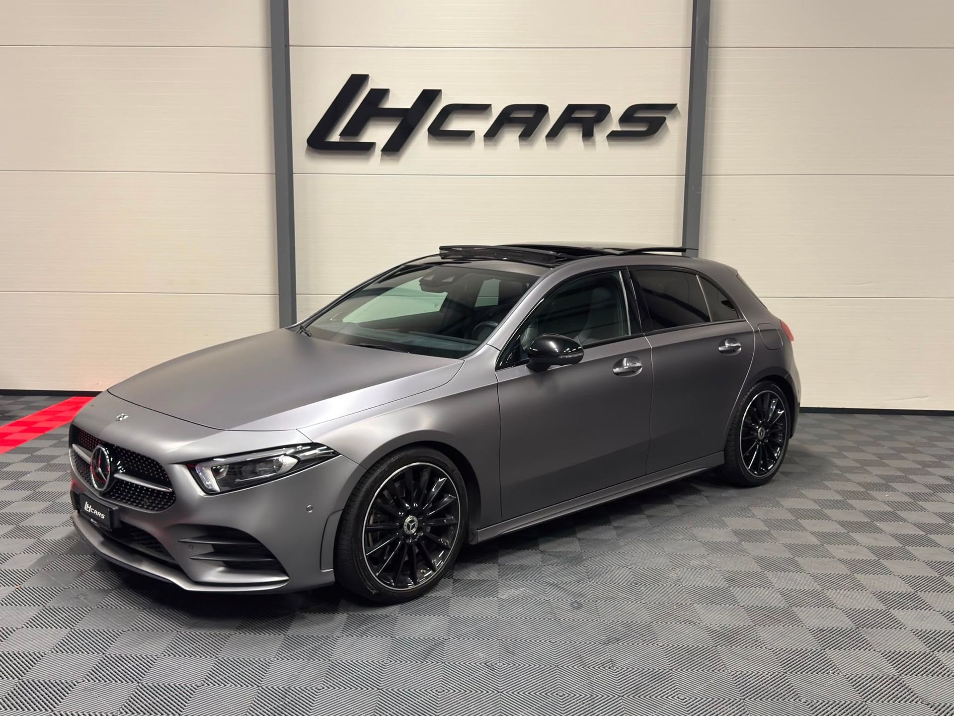 MERCEDES-BENZ A 250 AMG Line 4m " MATT "