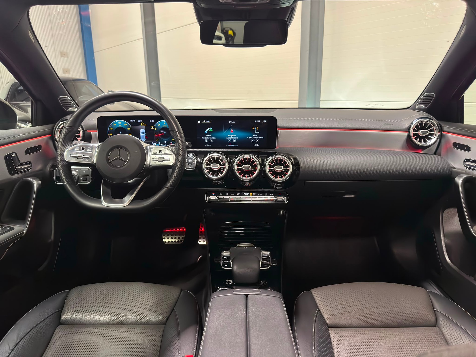 MERCEDES-BENZ A 250 AMG Line 4m " MATT "-image-7