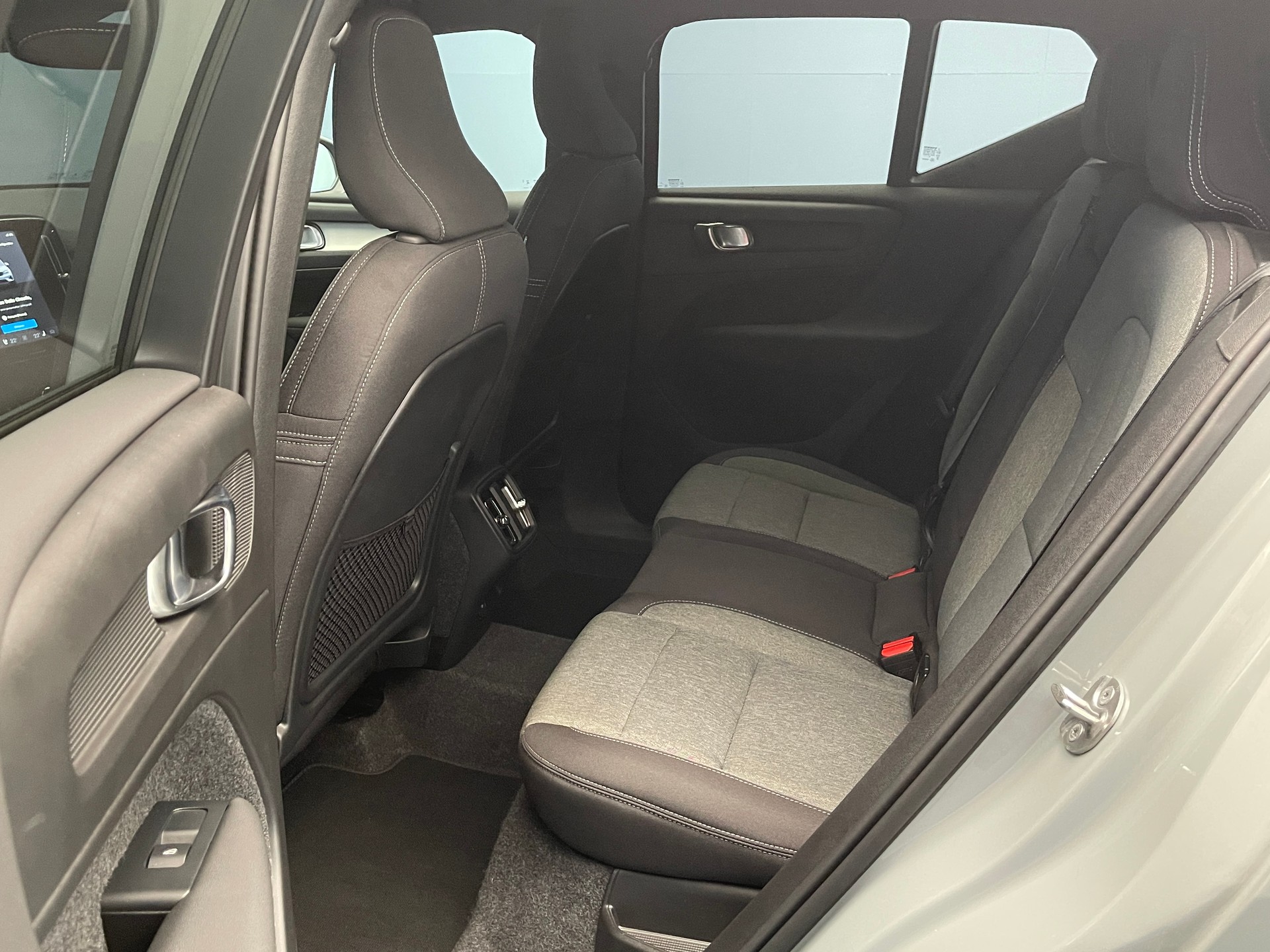 VOLVO XC40 2.0 B3 MH XCITE-image-7