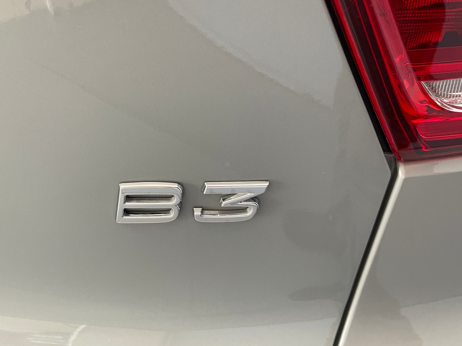VOLVO XC40 2.0 B3 MH XCITE-image-6