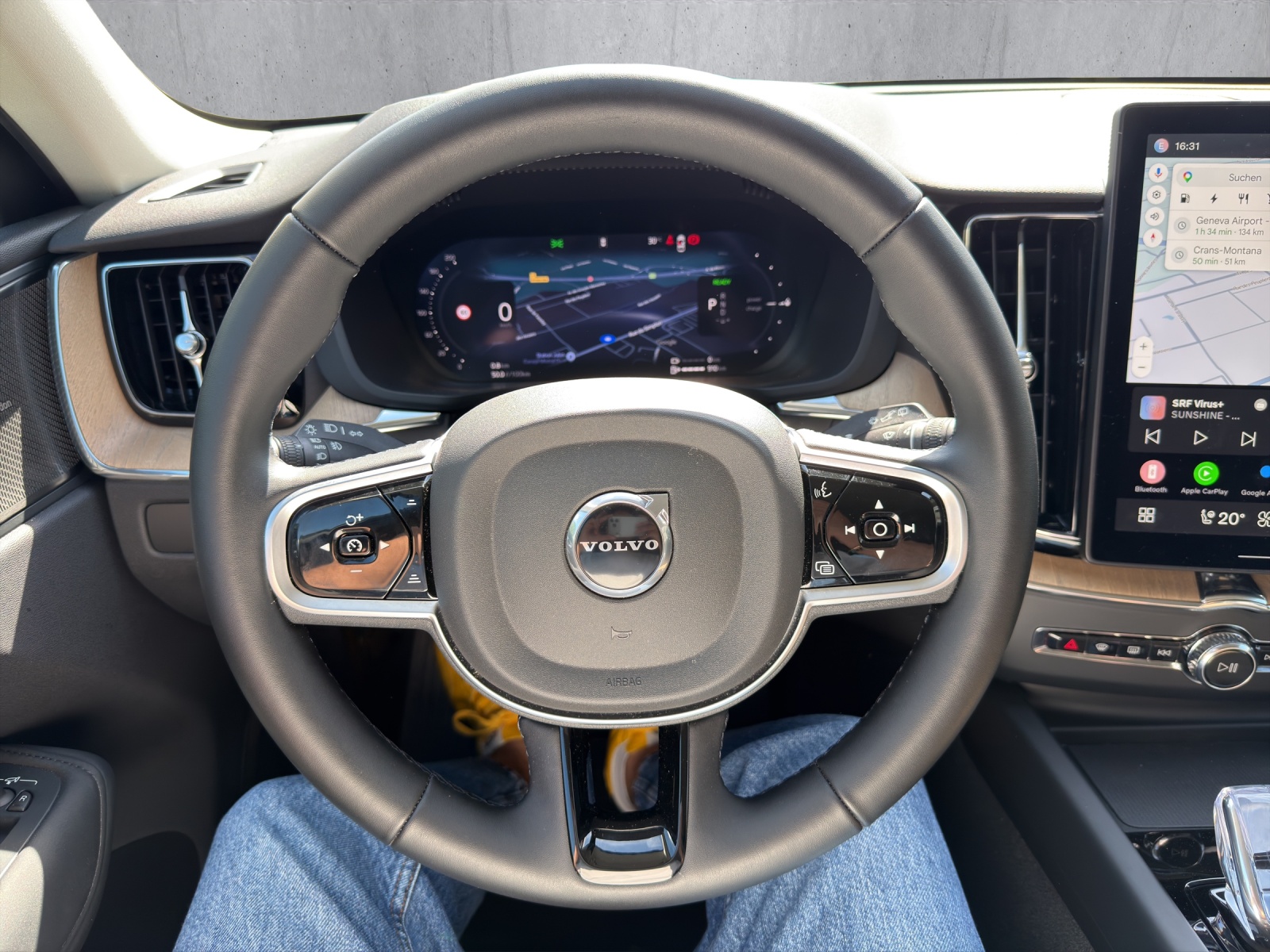 VOLVO XC60 2.0 T6 TE Plus Dark eAWD-image-9