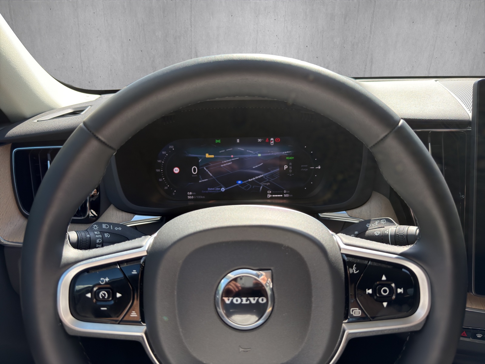 VOLVO XC60 2.0 T6 TE Plus Dark eAWD-image-15