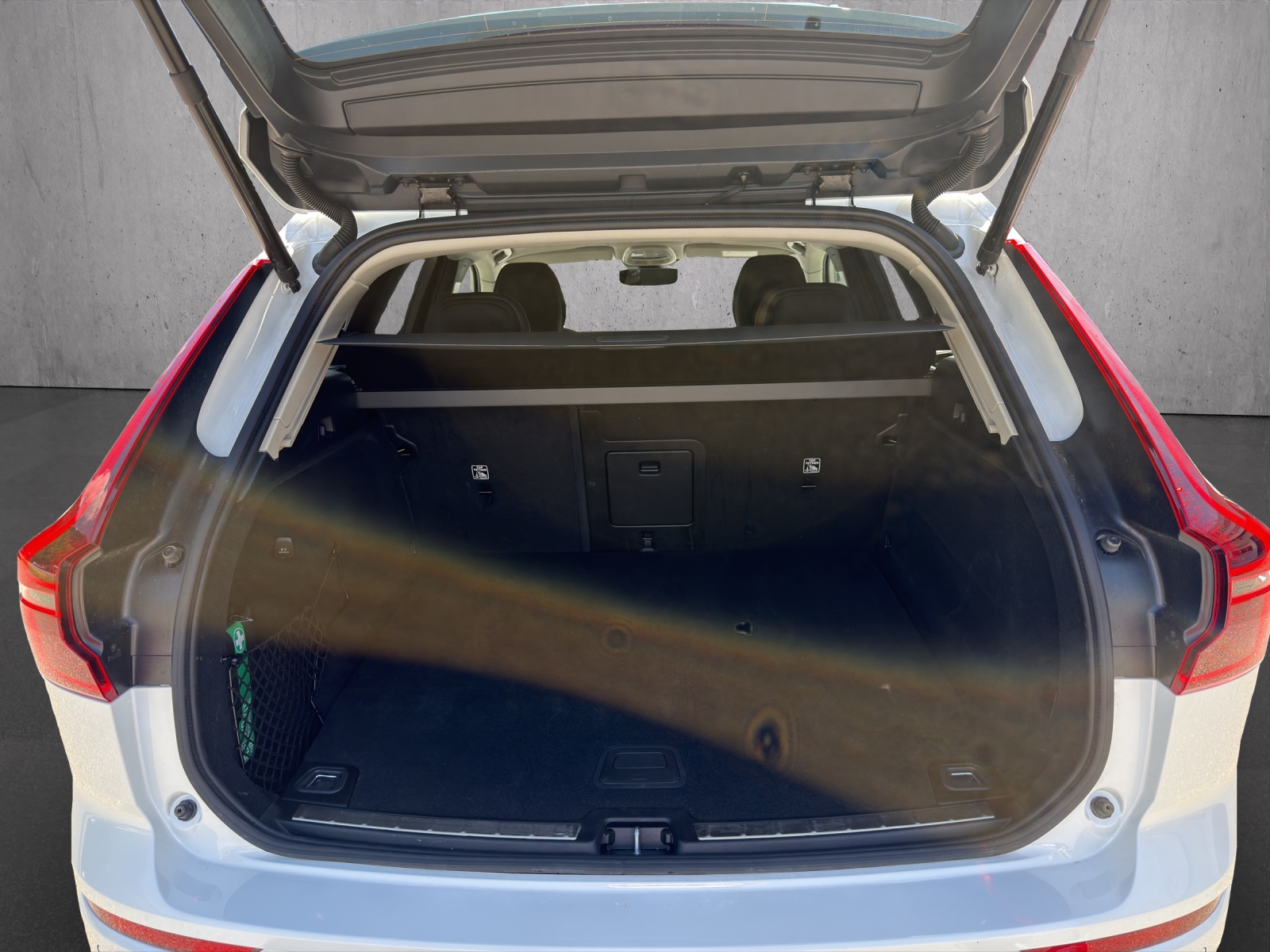 VOLVO XC60 2.0 T6 TE Plus Dark eAWD-image-13
