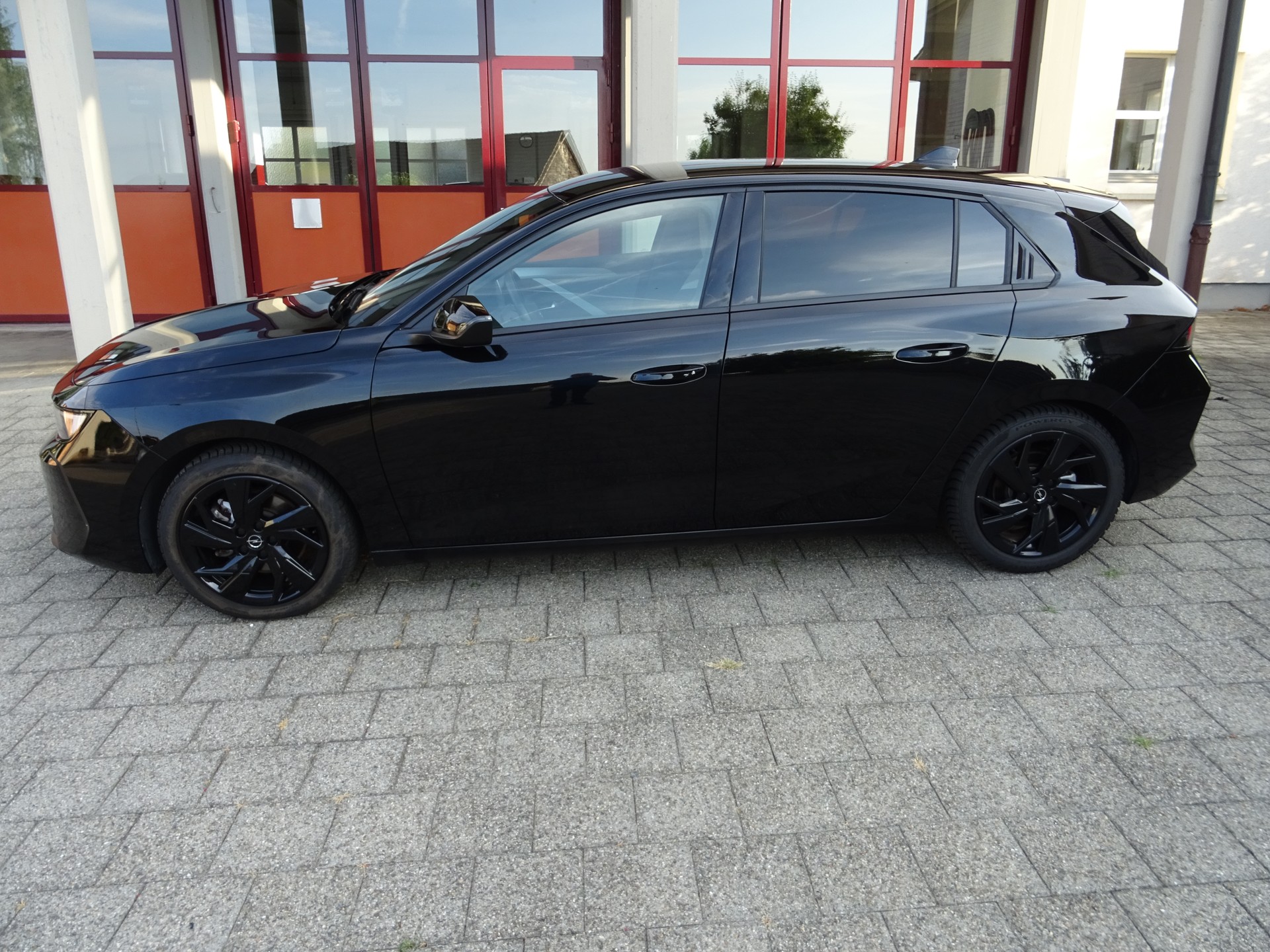 OPEL Astra 1.2i Turbo MHEV Edition A-image-2