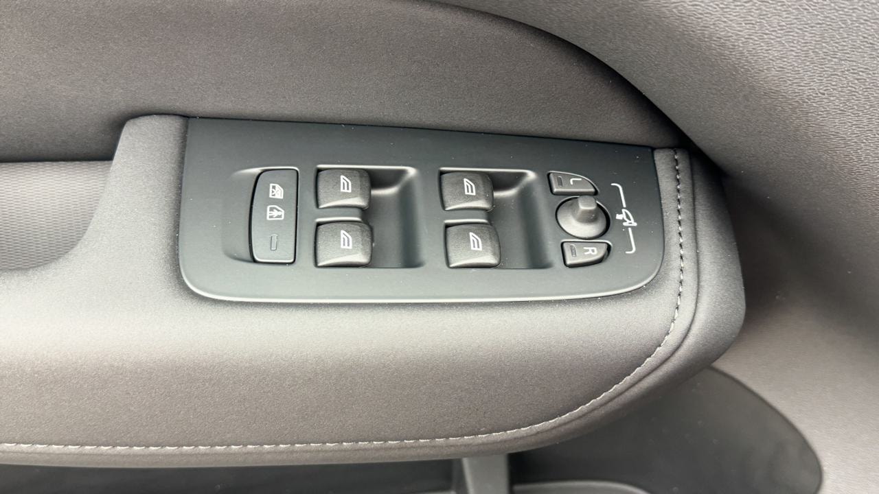 VOLVO XC60 T6 eAWD PluginHybrid Plus Dark Geartronic-image-8
