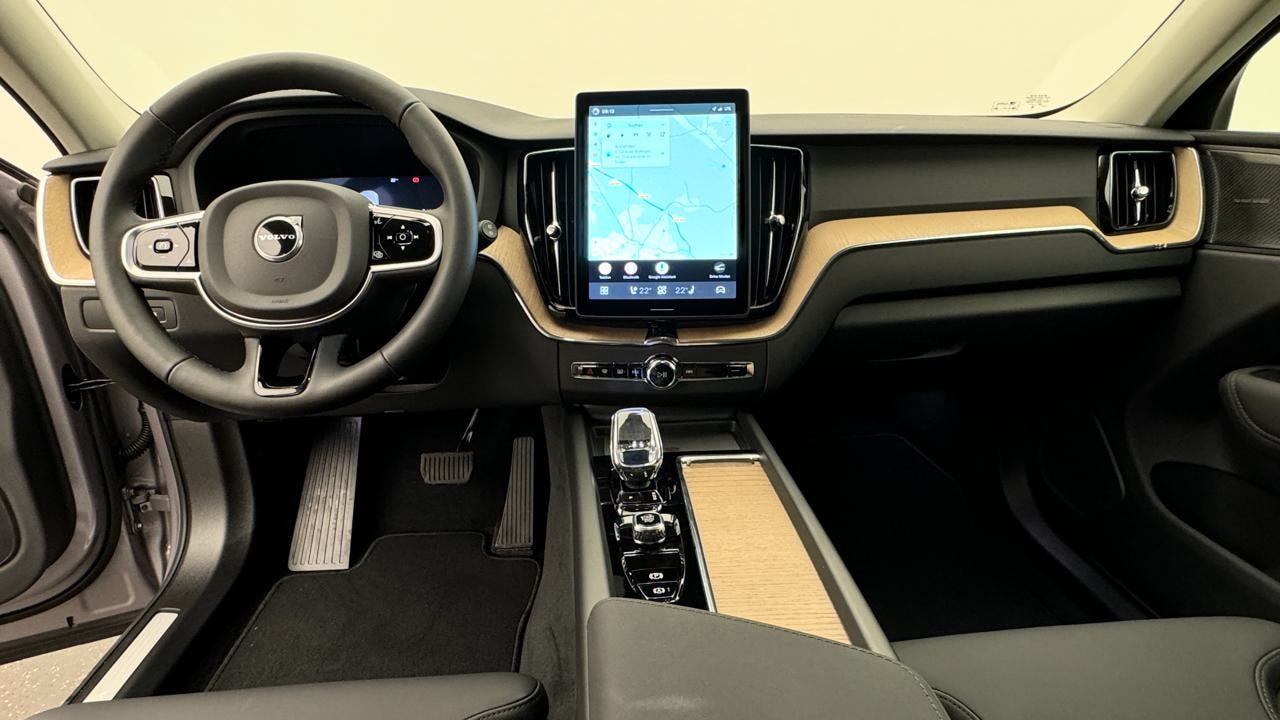 VOLVO XC60 T6 eAWD PluginHybrid Plus Dark Geartronic-image-5