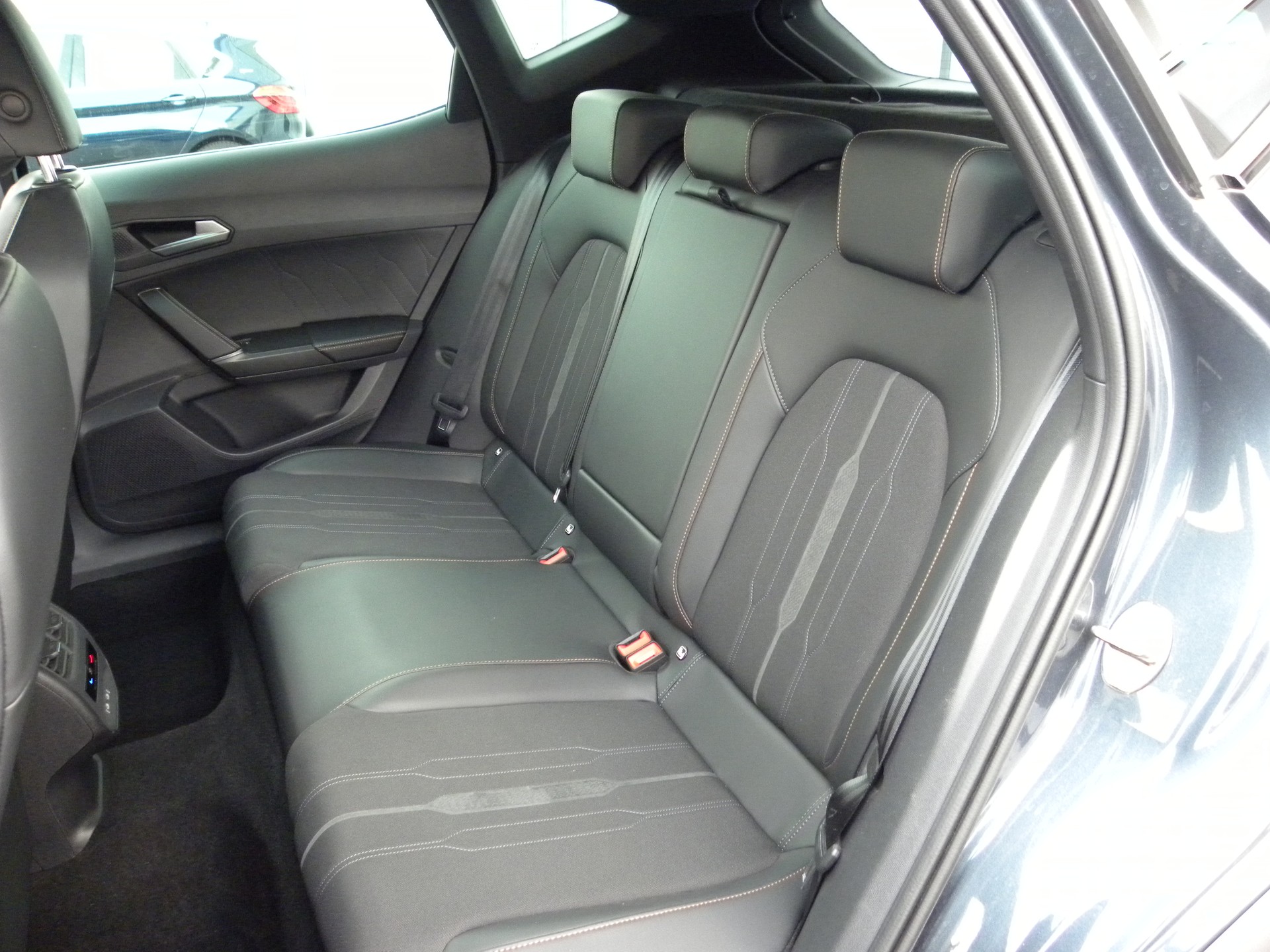 CUPRA Formentor 1.5 TSI Inicio DSG-image-9