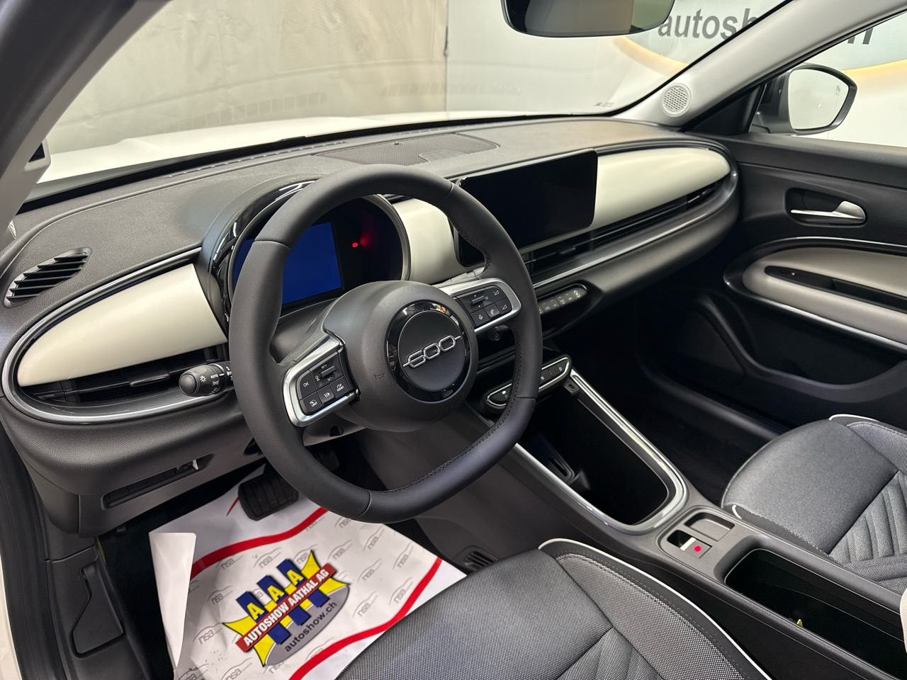 FIAT 600h MildHybrid La Prima-showroom-element-2