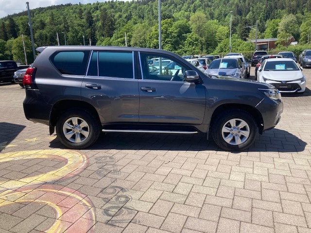 TOYOTA Land Cruiser 2.8TD Comfort Automatic-image-3