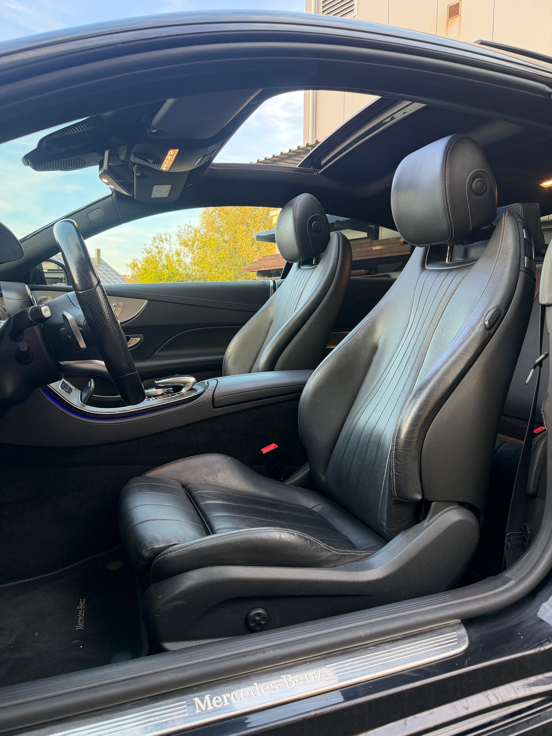 MERCEDES-BENZ E 200 Coupé Avantgarde 4 Matic 9G-Tronic-image-8