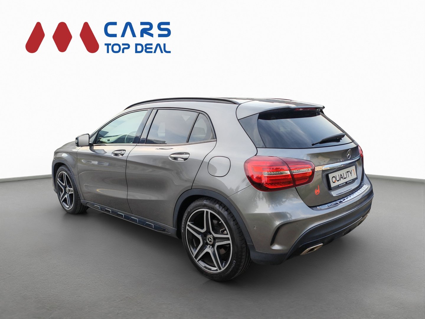 MERCEDES-BENZ GLA 200 AMG Line 7G-DCT – 74'200 km, Parktronic, 2 jeux de roues [Expertisé + Garantie 12 mois]-showroom-element-3