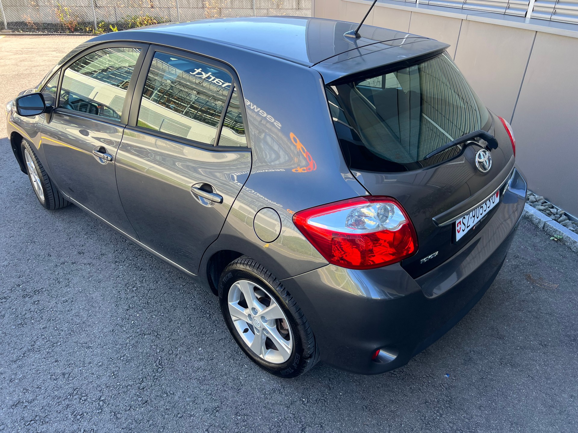 TOYOTA Auris 1.6 Linea Sol *** Klima * 8 fachbereift *. mit frisch ab MFK 01.10.2026**-showroom-element-3