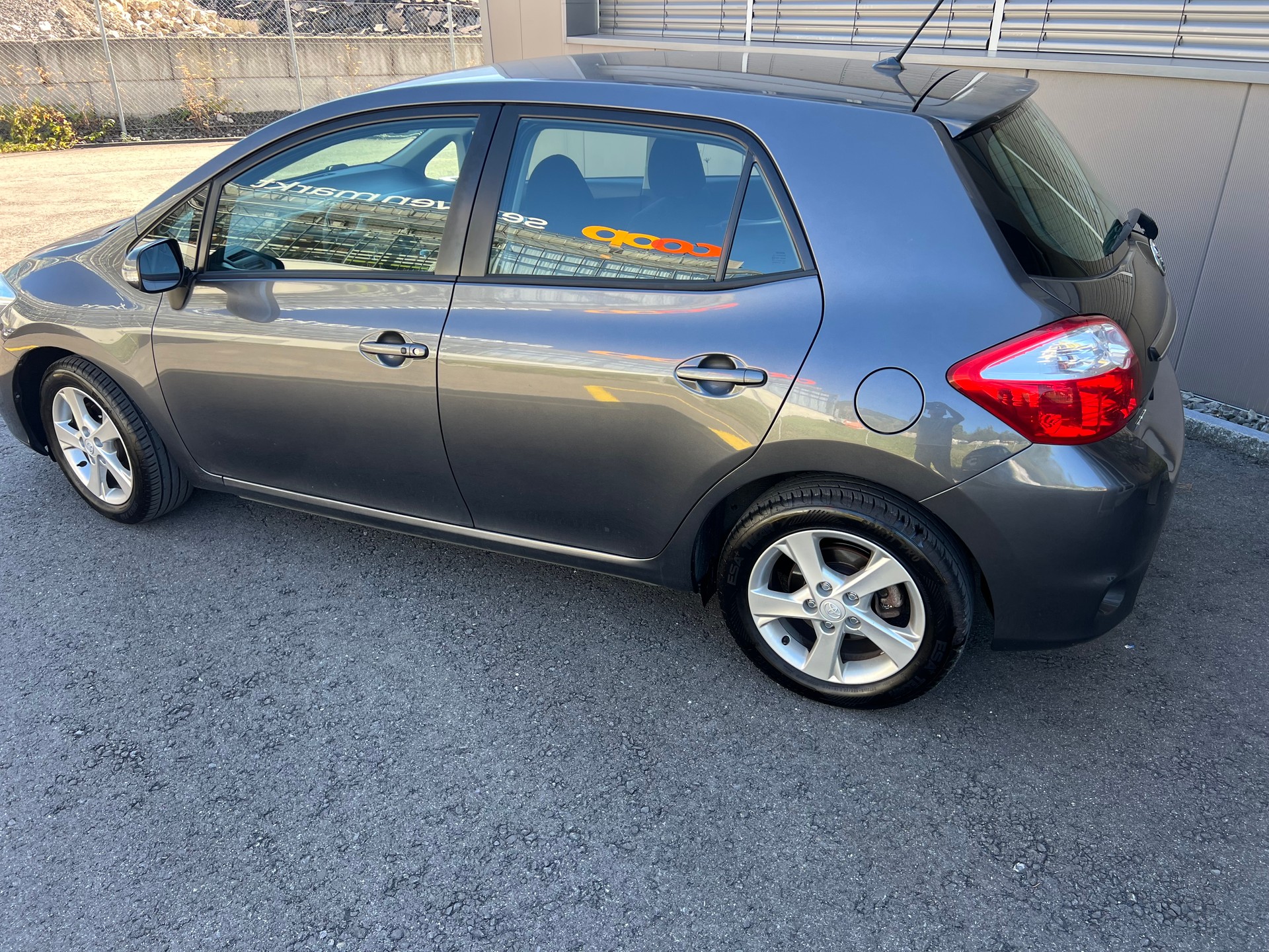 TOYOTA Auris 1.6 Linea Sol *** Klima * 8 fachbereift *. mit frisch ab MFK 01.10.2026**-showroom-element-2