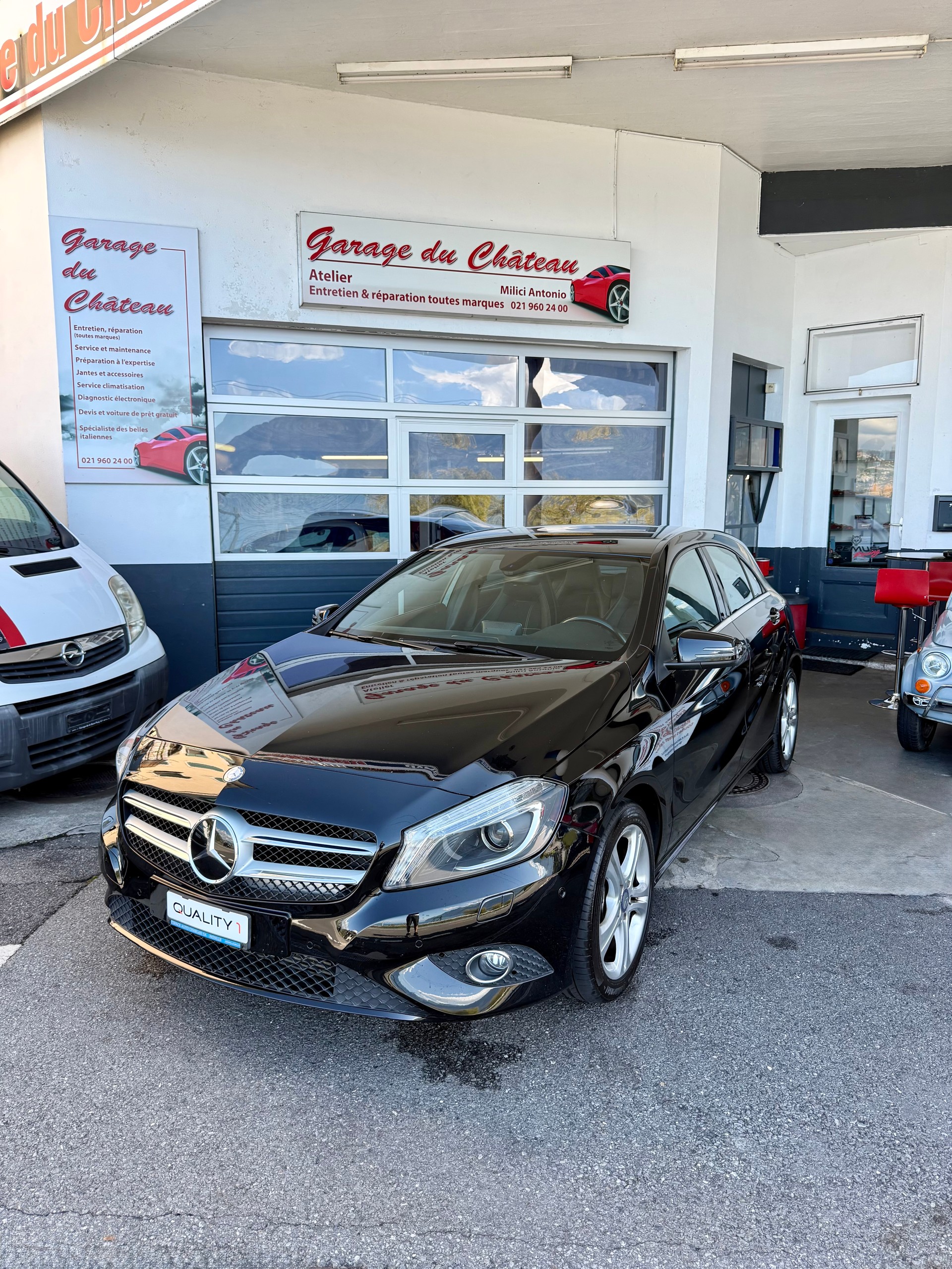 MERCEDES-BENZ A 180 AMG Line 7G-DCT