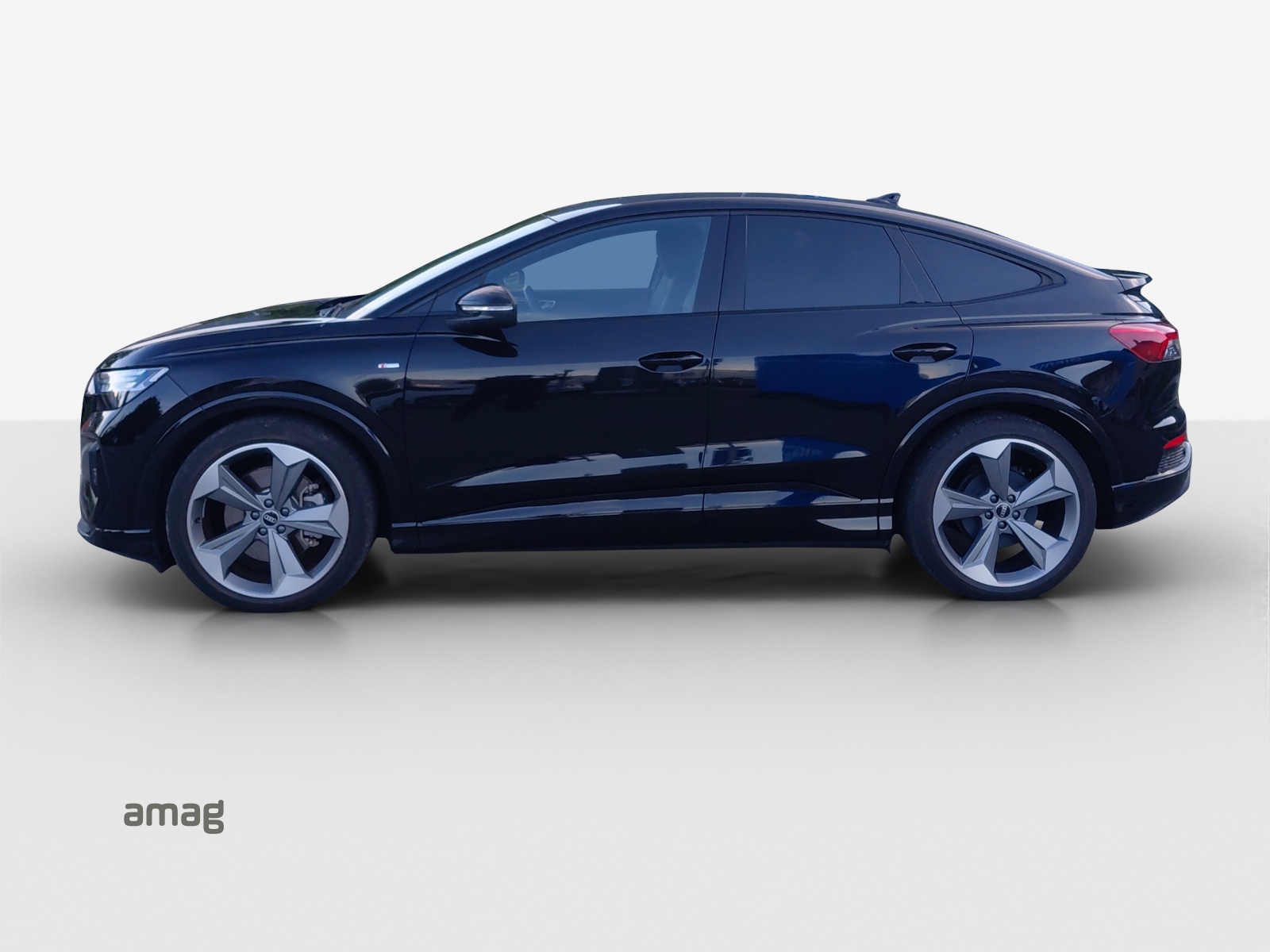 AUDI Q4 Sportback e-tron 50 quattro-showroom-element-1