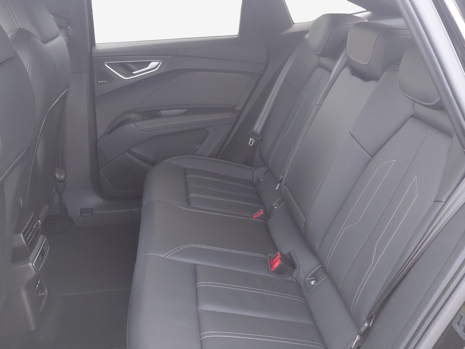 AUDI Q4 Sportback e-tron 50 quattro-image-12