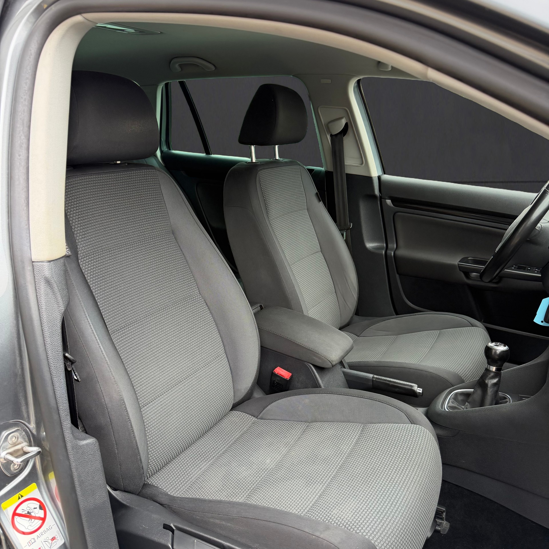 VW Golf Variant 1.6 TDI Comfortline 4Motion-image-13