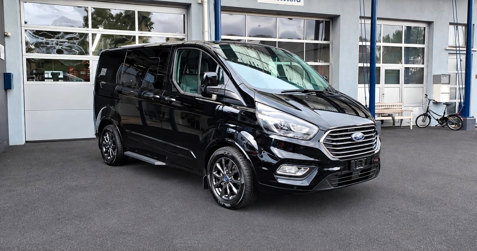 FORD Tourneo Custom 310 L1H1 Titanium SelectShift A-showroom-element-3