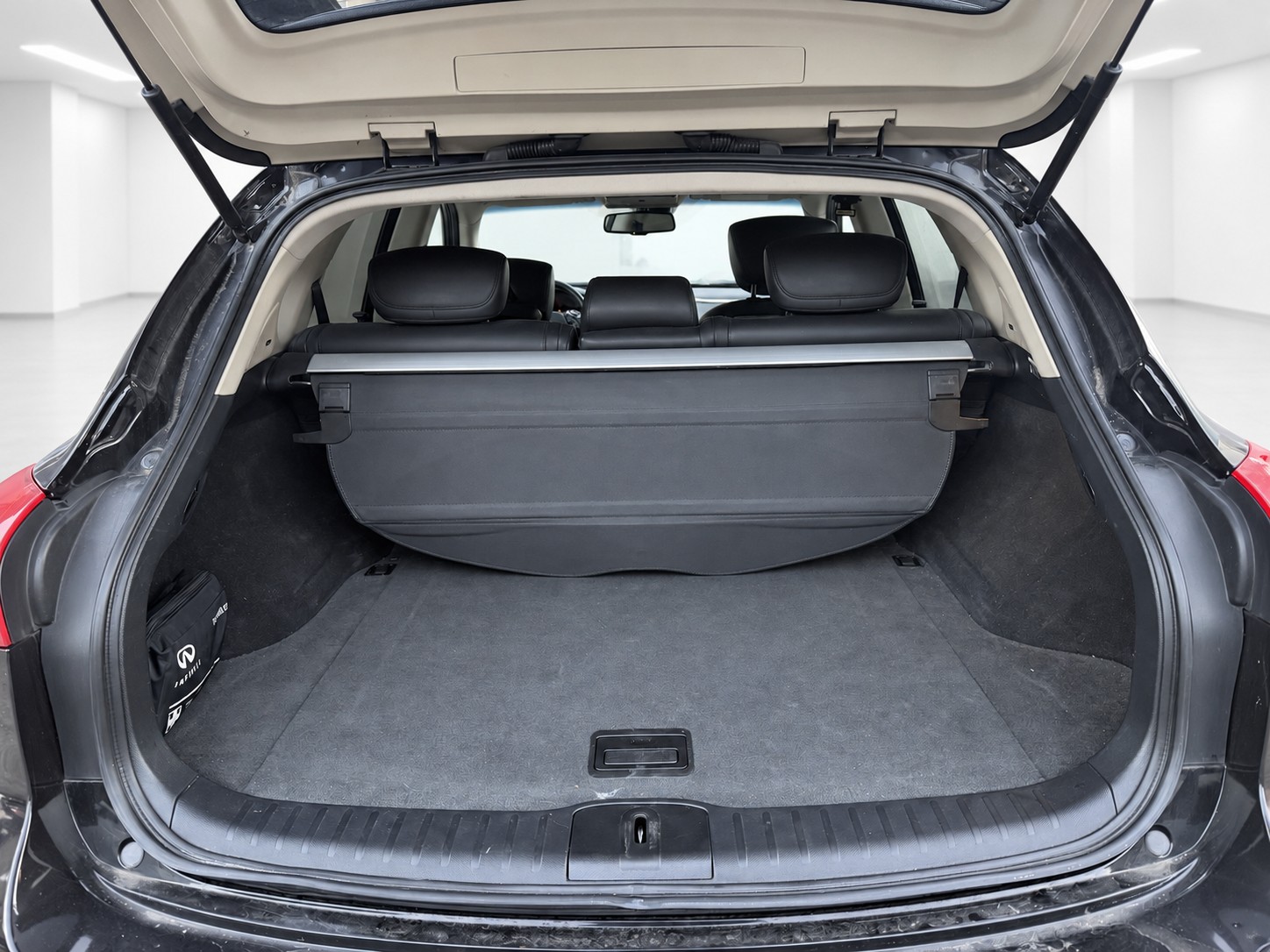 INFINITI EX 30d GT Premium AWD-image-8
