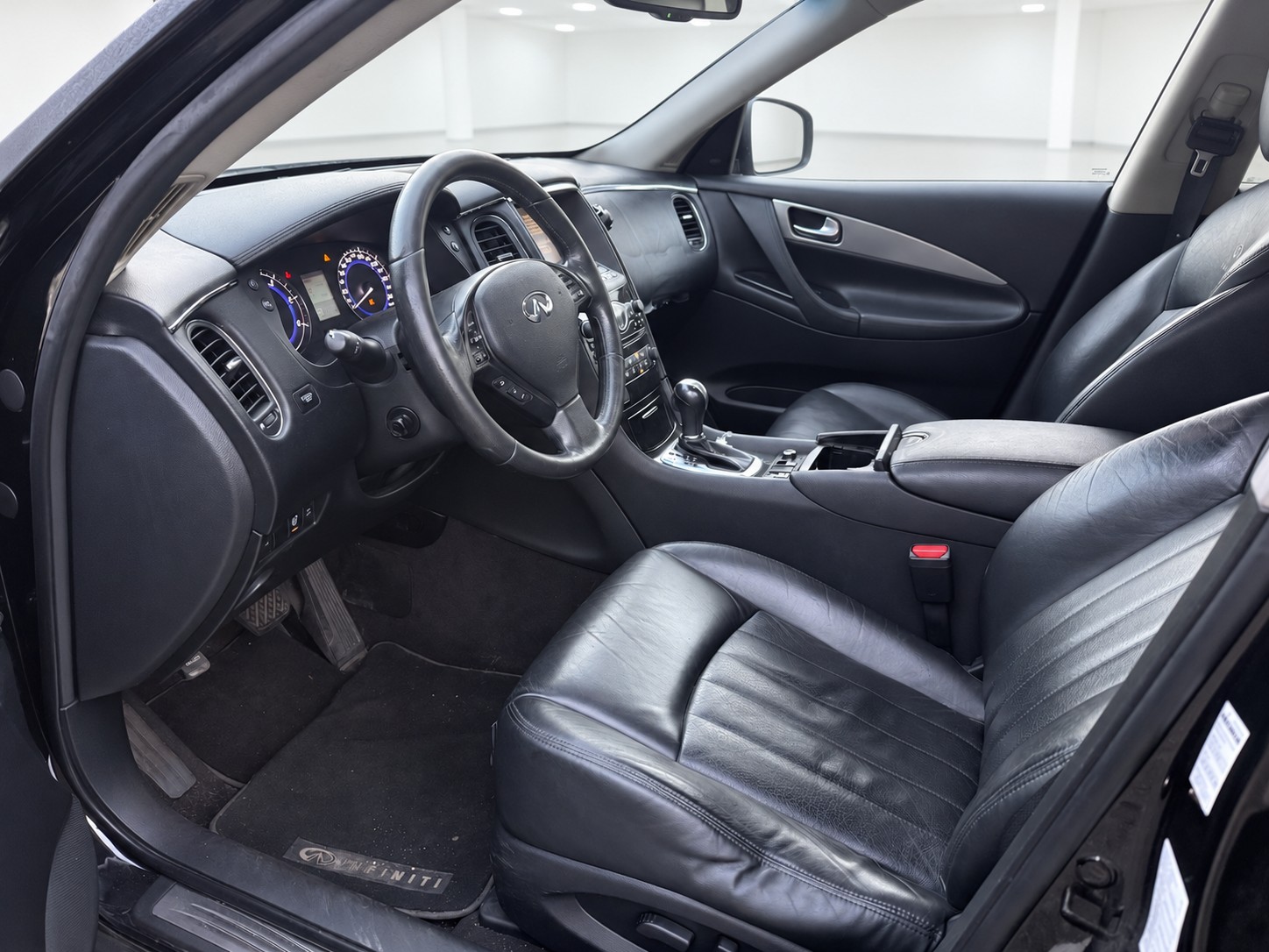 INFINITI EX 30d GT Premium AWD-image-6