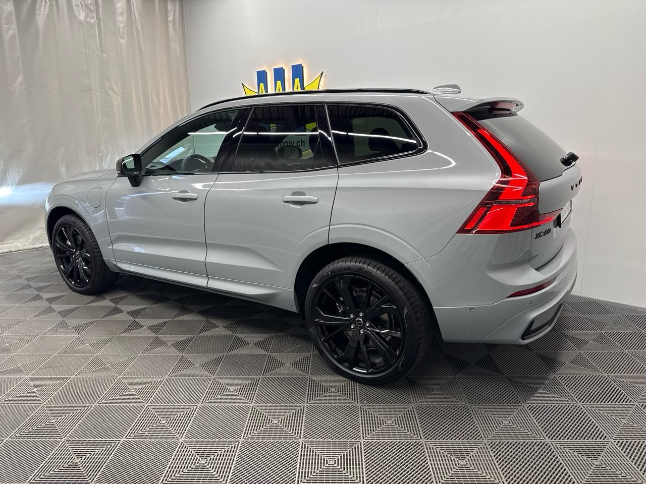 VOLVO XC60 T8 eAWD PluginHybrid Black Edition Geartronic-showroom-element-1
